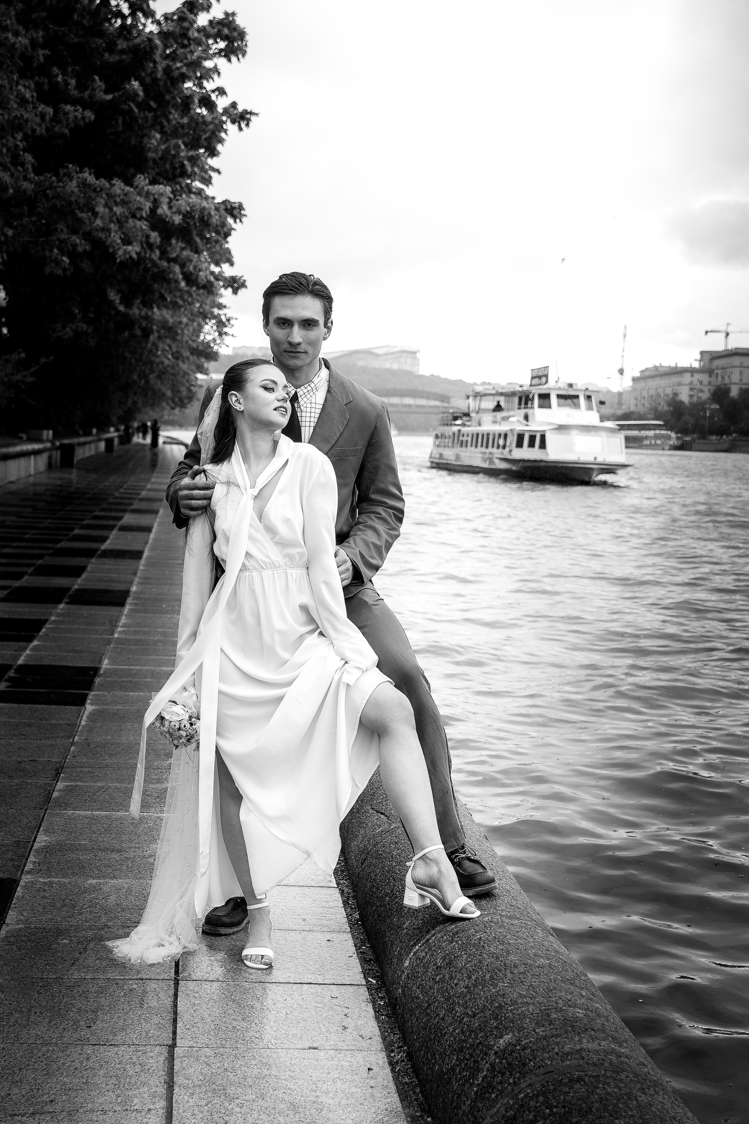 Свадьба под дождем «Марина-Марк». Свадебный/Портретный фотограф снимаю в Москве