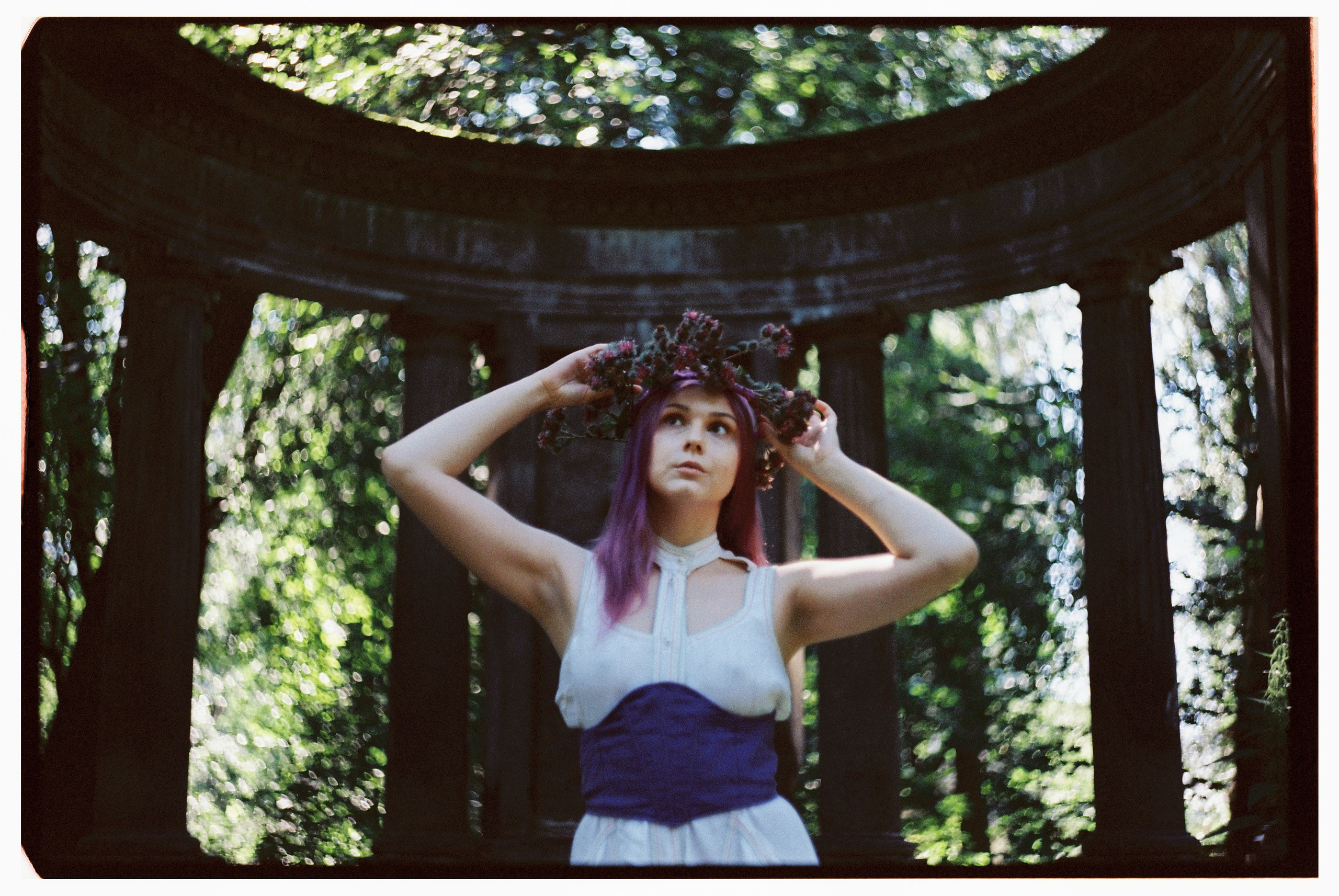 Фотосессия на Лютеранском кладбище на пленку для Кати в Санкт-Петербурге. Светлана Гопанюк. Портретный фотограф. Санкт-Петербург. СПб