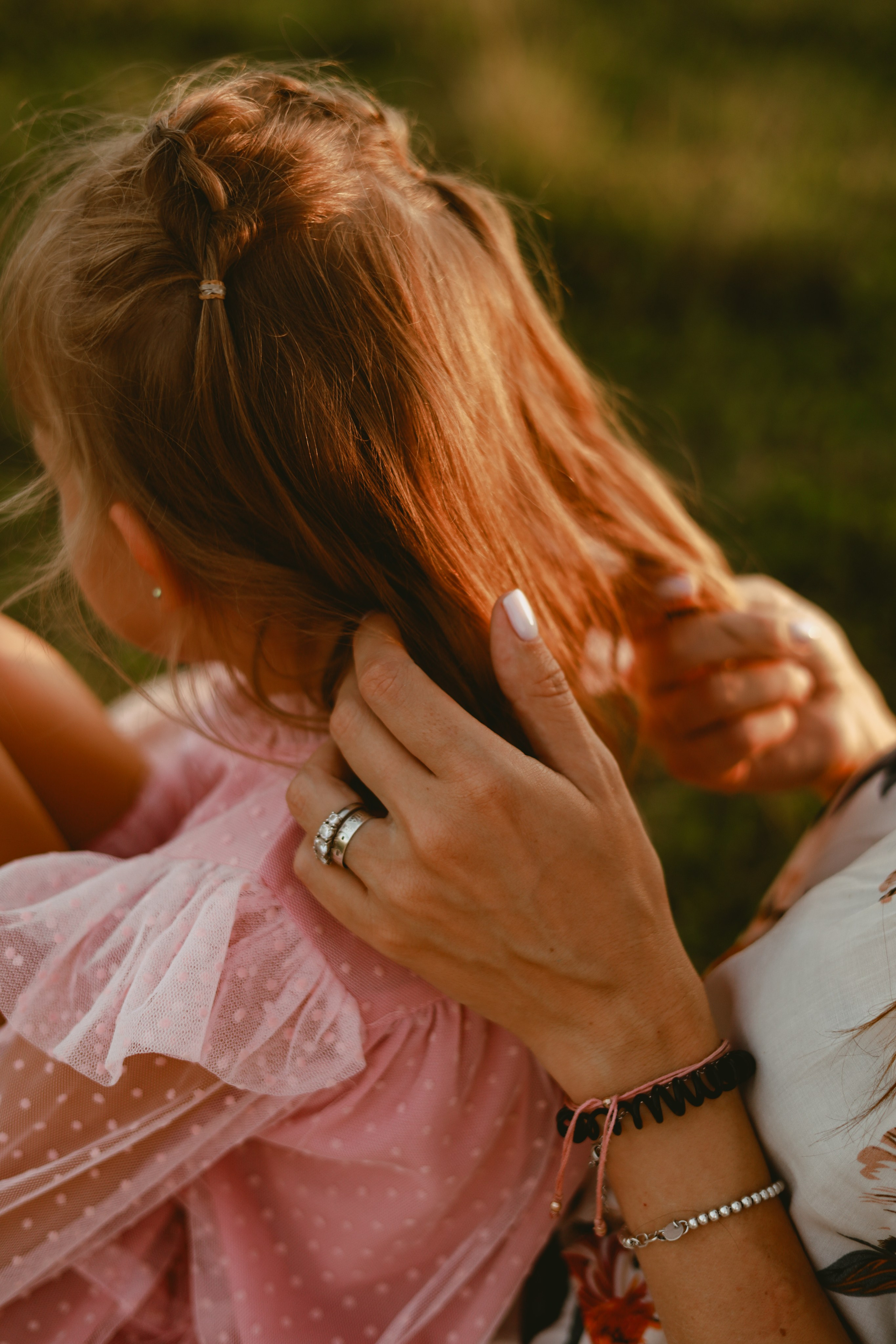 Мама с дочкой. Фотосессия на природе