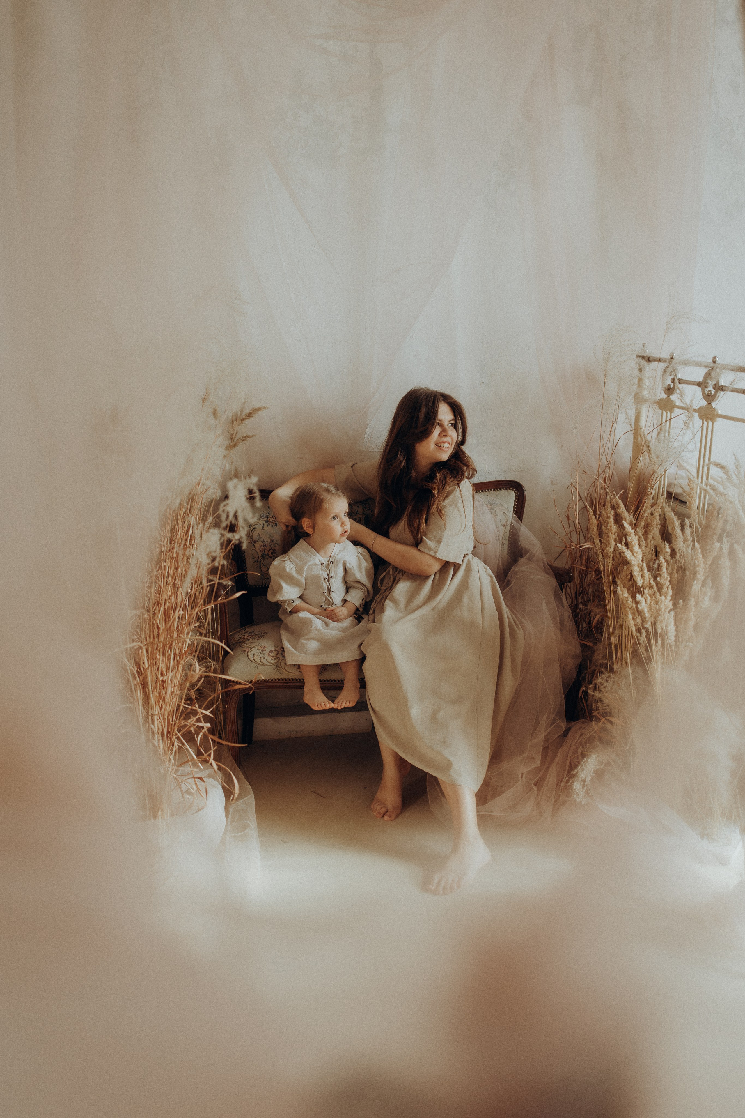 Материнство в студии FTH. Фотограф на первый годик, семейный и детский фотограф в Новосибирске