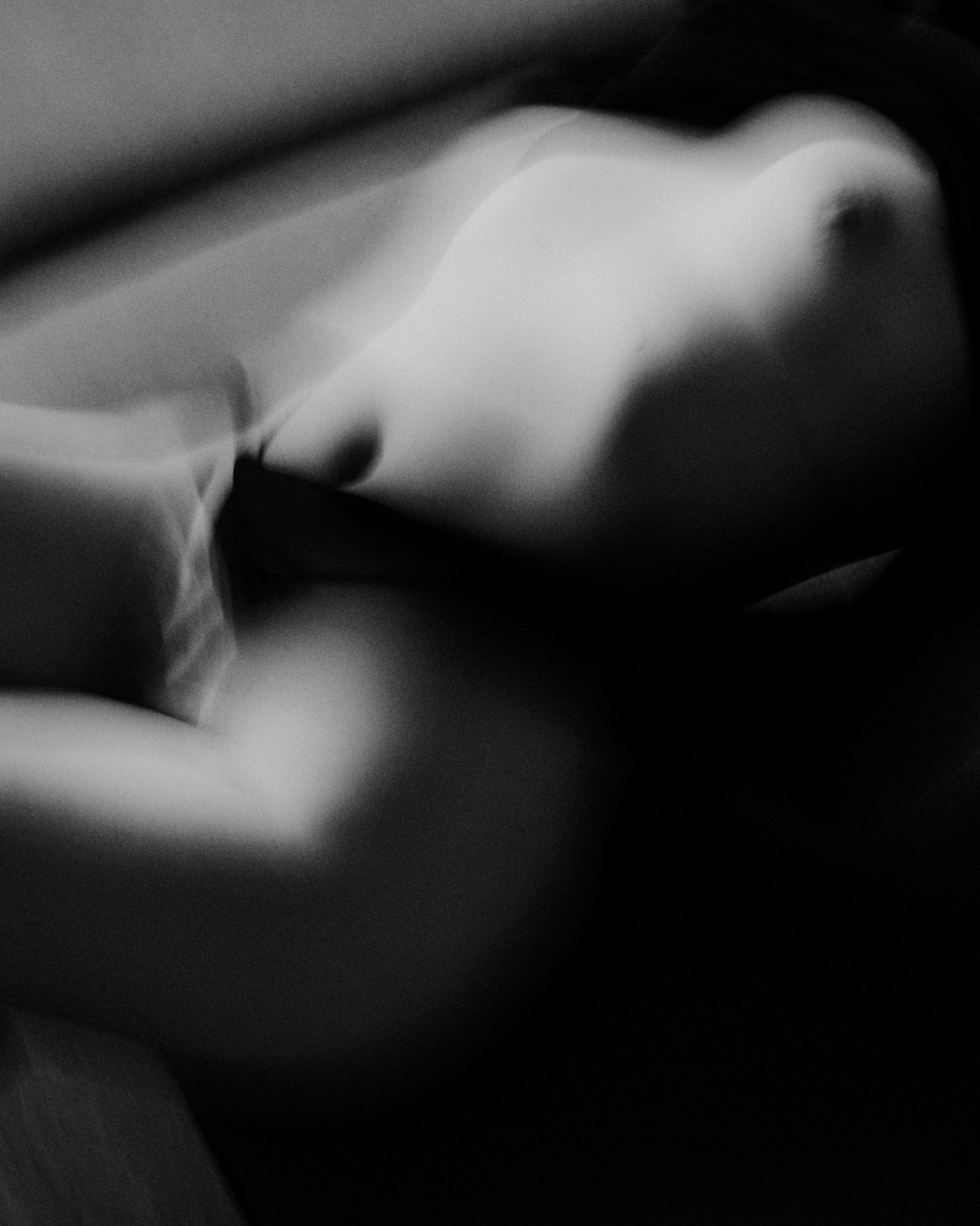 Обнажение. I am Diana, a portrait photographer. I take pictures around the world