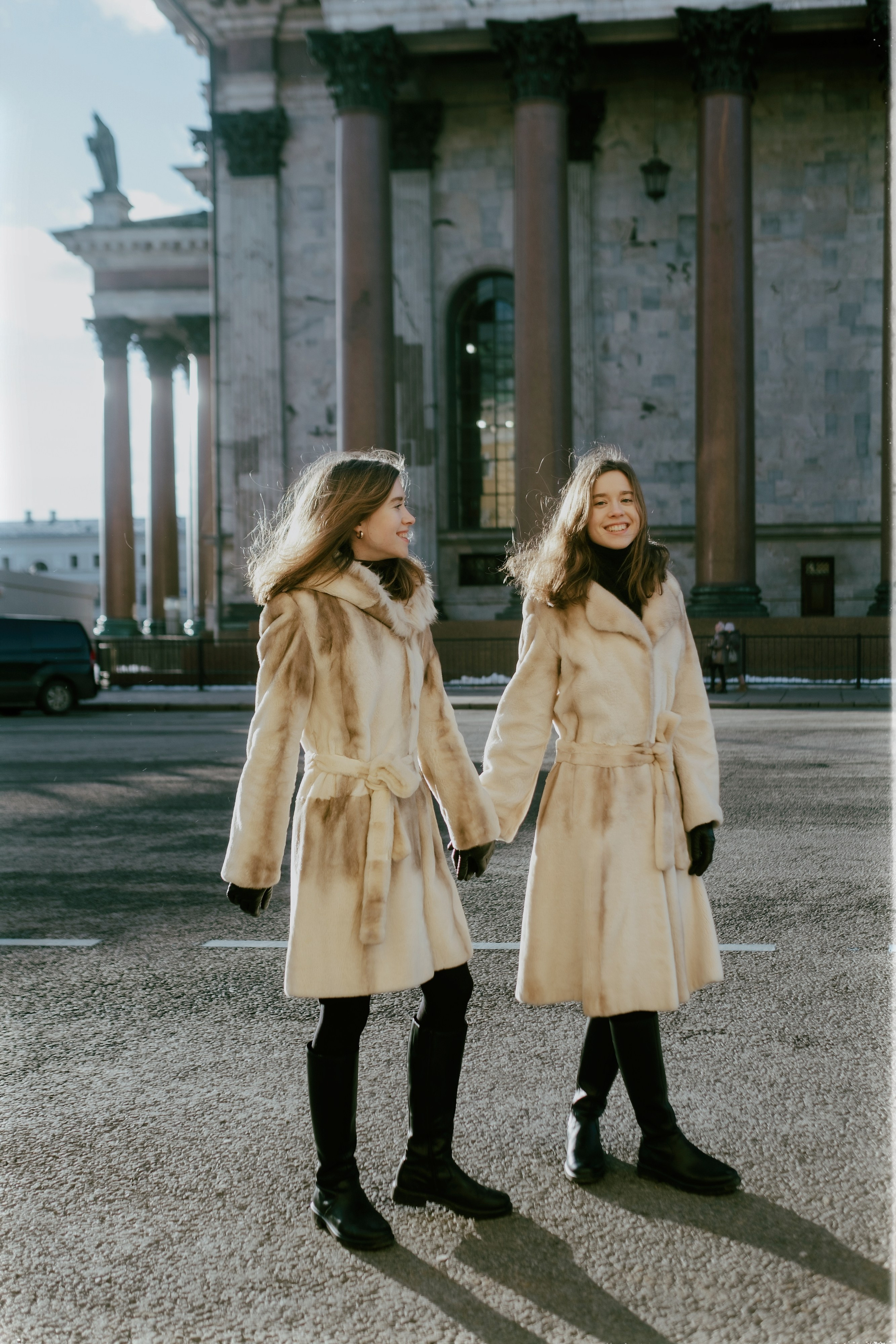 Ксения и Виктория Крюковы. Портретный и репортажный фотограф в Санкт-Петербурге Дарья Сибирякова