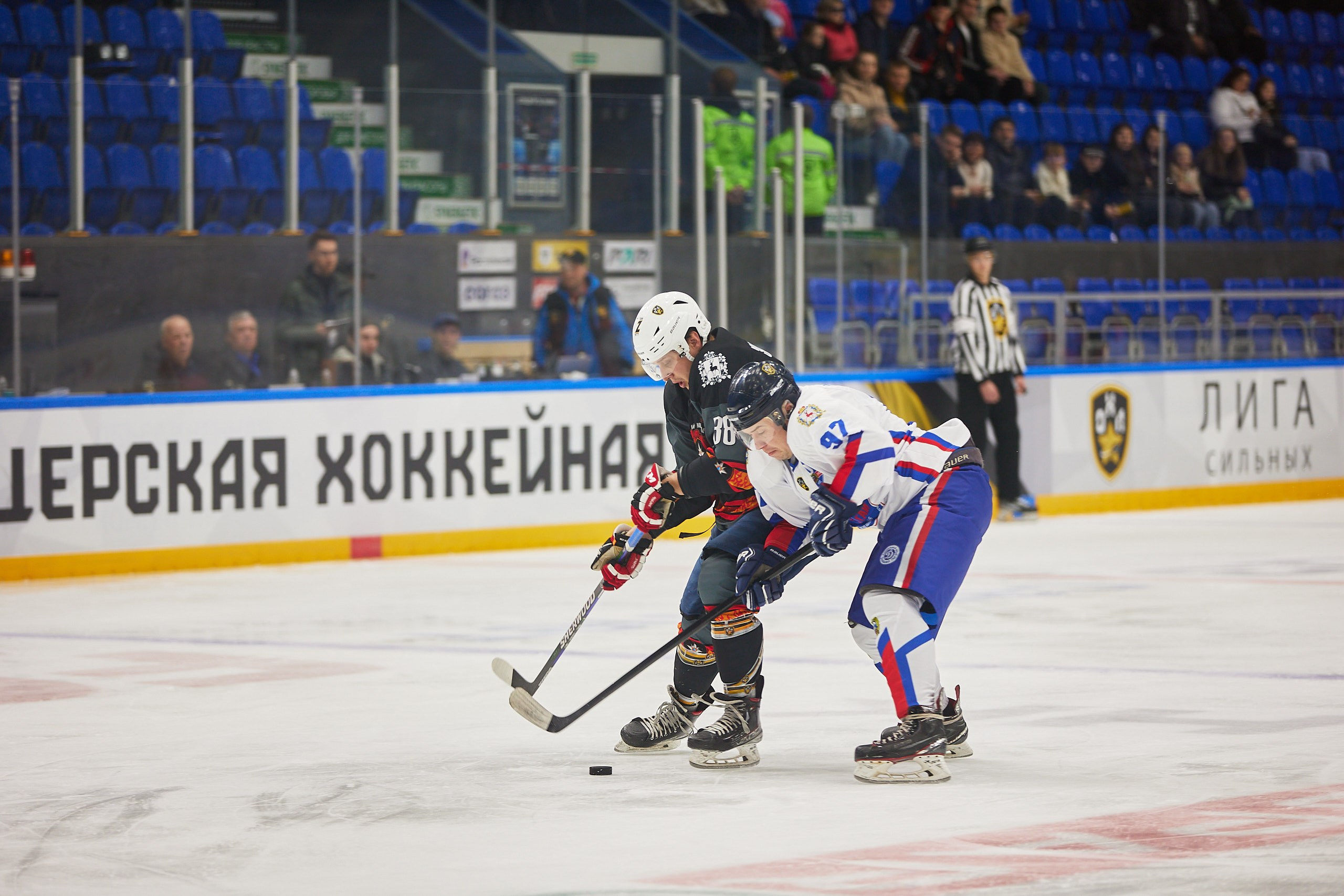 Репортаж. Офицерская хоккейная лига 2025 год. Спортивный фотограф Некрасов Денис