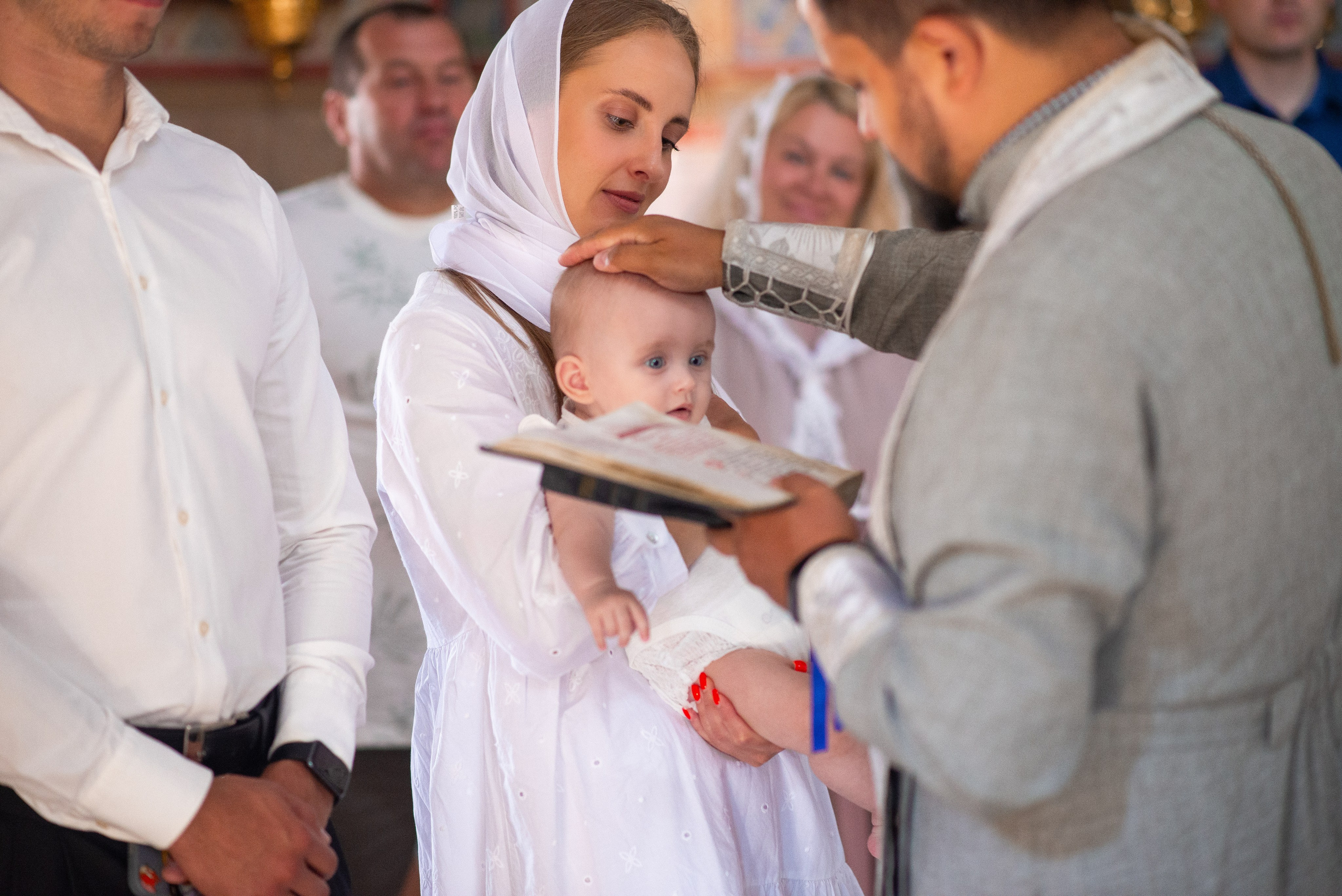 Крещение Есении в хр.Андрея Первозванного. Семейный фотограф на выписку из роддома и крещение Минск Настя Гришук