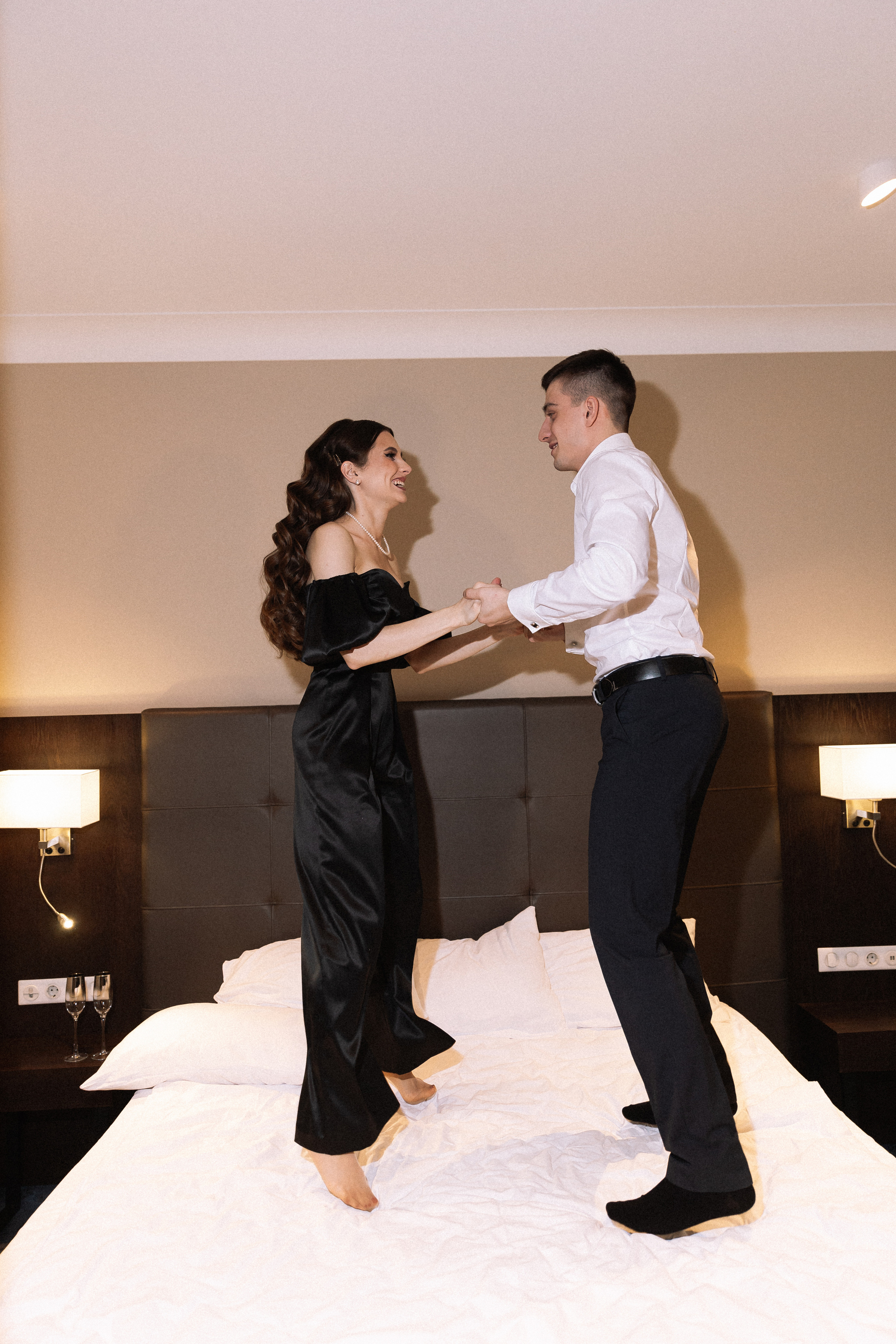 Влюбляемся и кружим. Э Т О М Ы