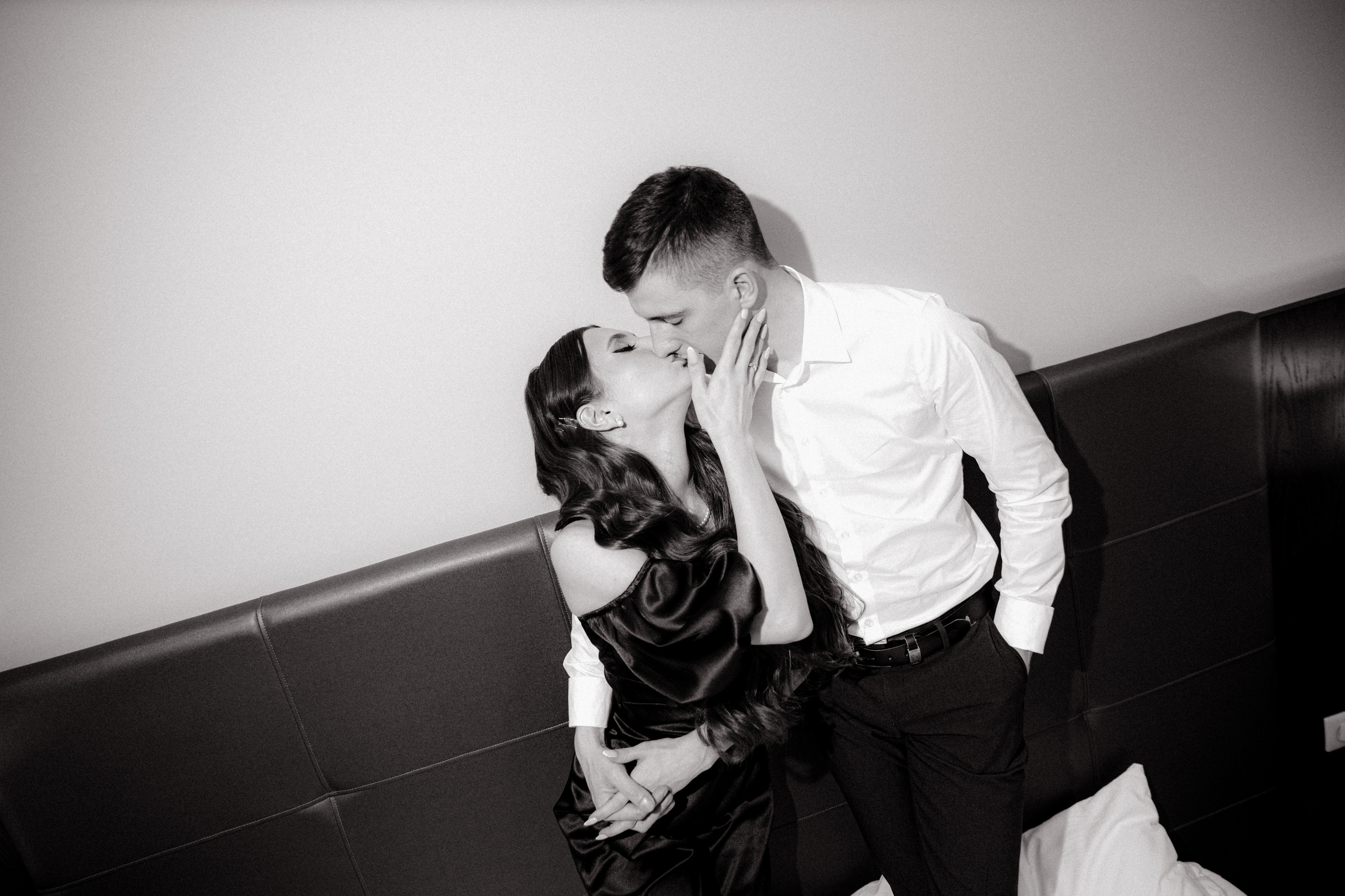 Влюбляемся и кружим. Э Т О М Ы