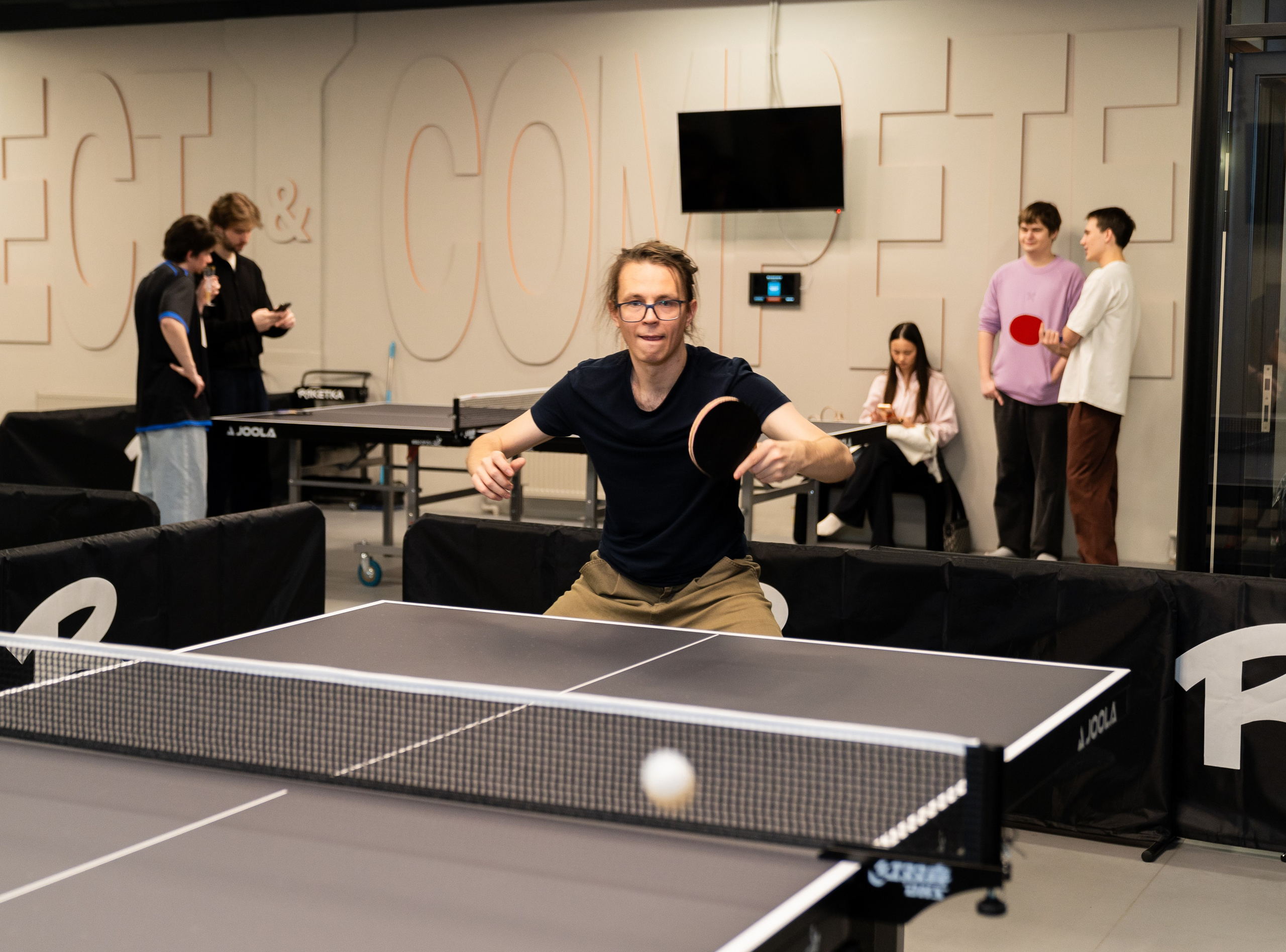 Пинг-понг клуб Ракетка, Брусницын квартал, клуб Ракетка Санкт-Петербург, клуб настольного тенниса в Санкт-Петербурге, пинг-понг клуб в Брусницын квартале Санкт-Петербург 