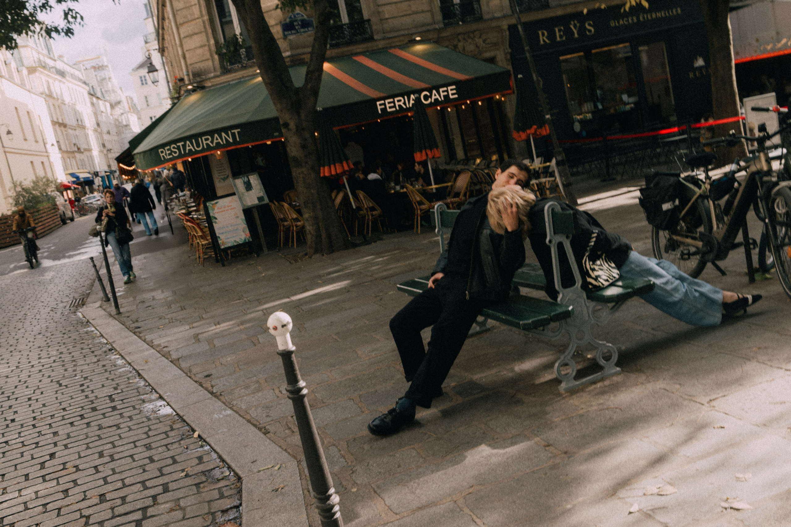 First love is something that lasts forever. Photographer in Paris