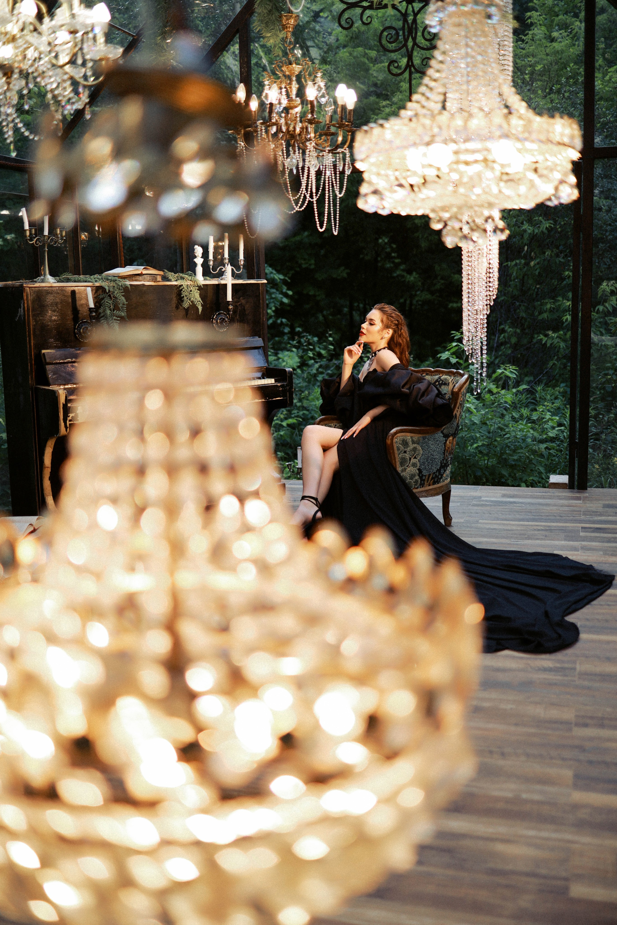 Фотосессия на веранде с большими люстрами. Иванова Ирина Свадебный и семейный фотограф г. Уфа