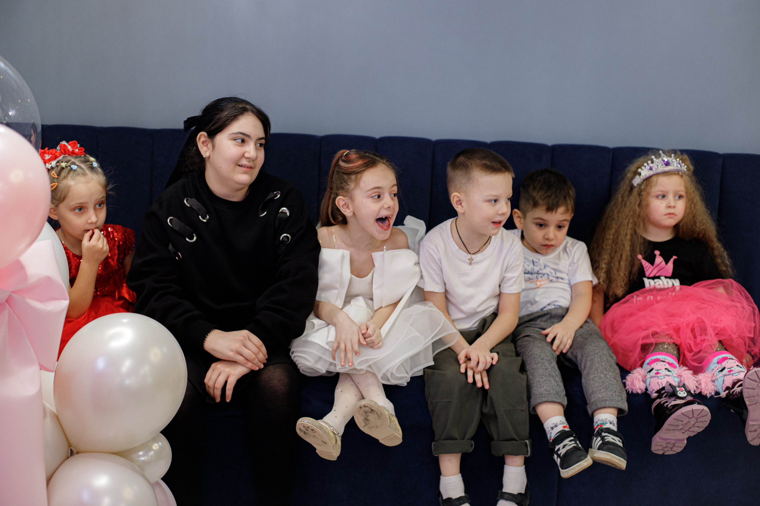 ASIA'S BIRTHDAY PARTY. Photokarish