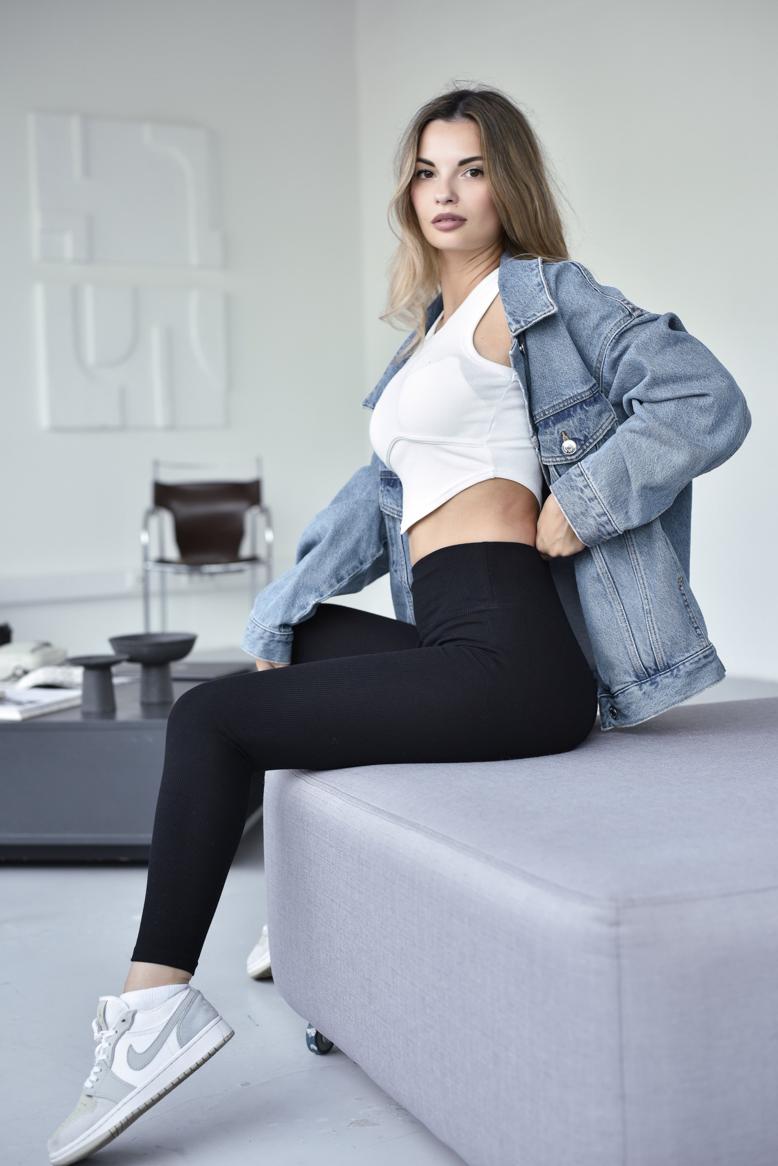 Кейс с леггинсами для вб. Фотограф Таина Комбарова