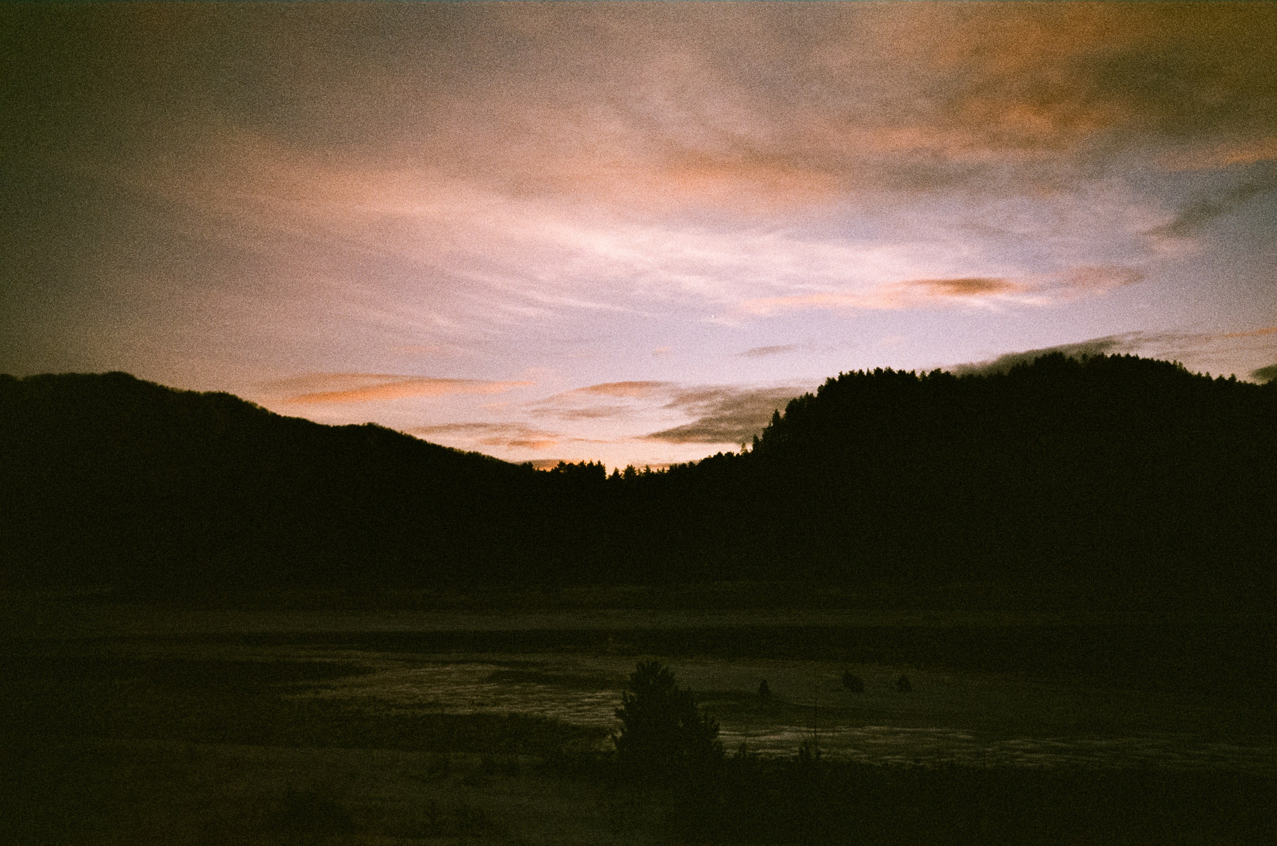 Поле у вертолетной площадки в день зимнего солнцестояния / 22 декабря