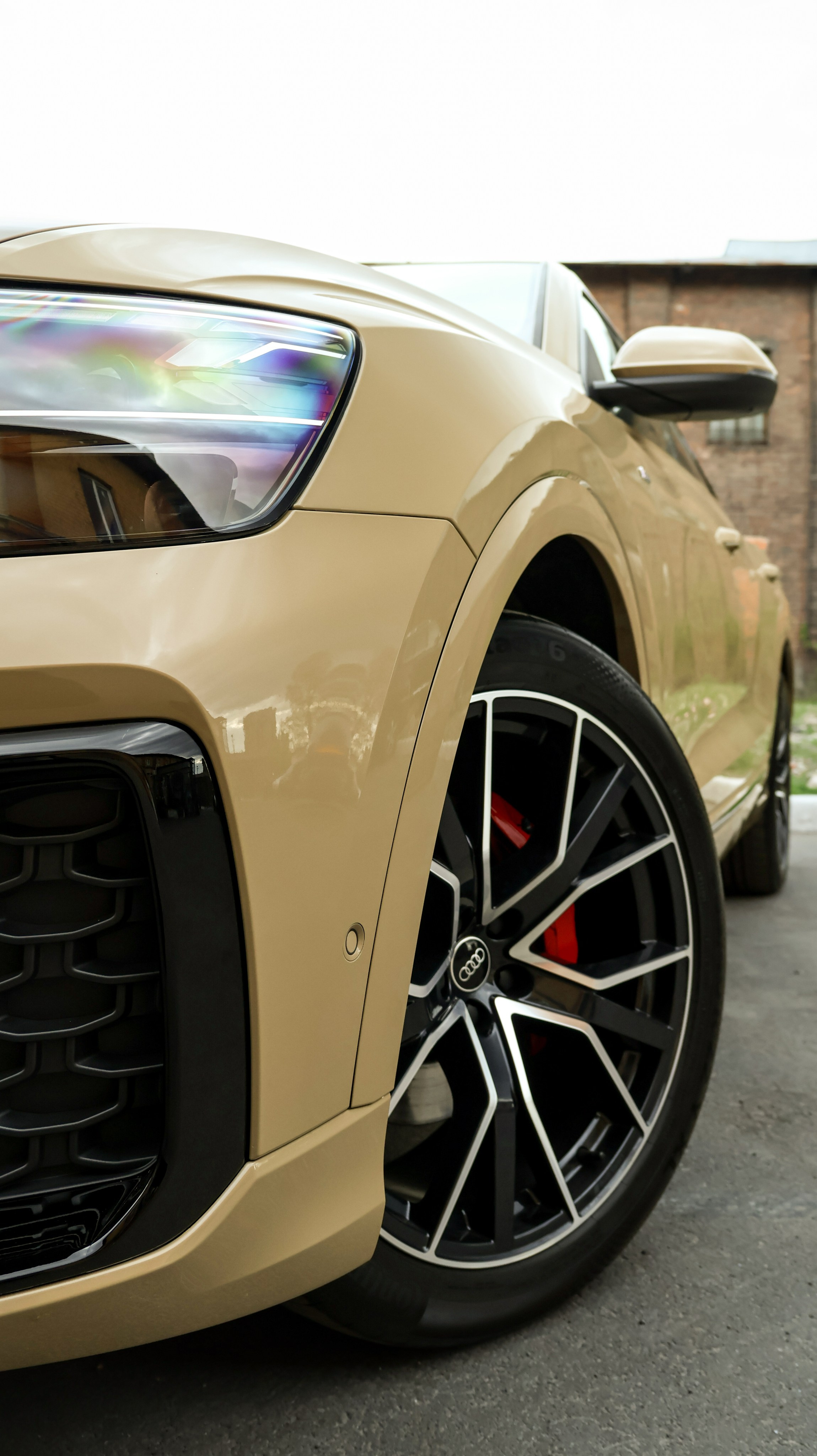Audi Q8. NK