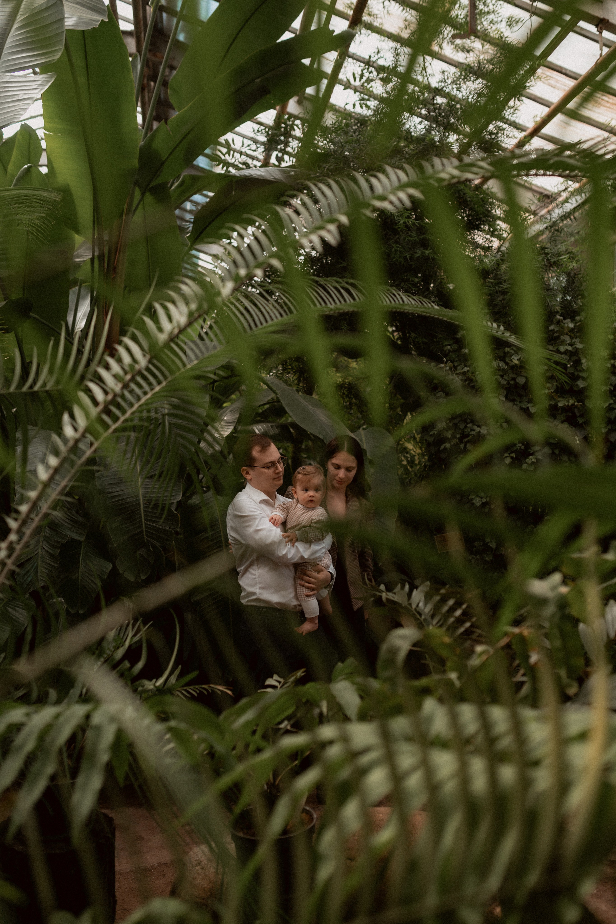 Илья, Ирина и Ева в Оранжерее. Семейный и свадебный lifestyle-фотограф в Москве Мария Петрова