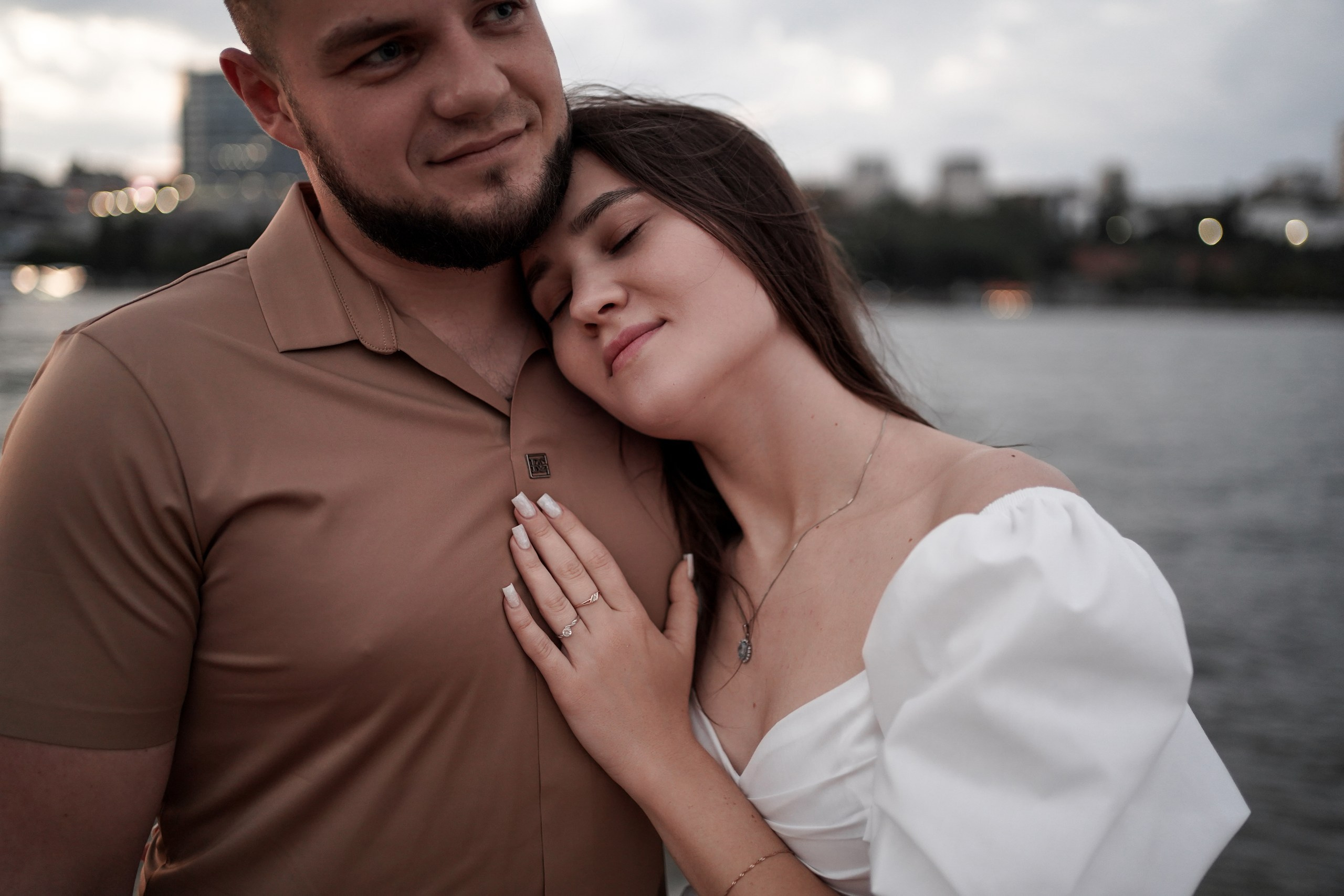 Фотограф на парную фотосессию love story в Ростове-на-Дону. Левый берег Дона. Свадебный фотограф в Ростове-на-Дону. Таинство Крещения и Венчания, семейные фотосессии. Алёна Чёботова