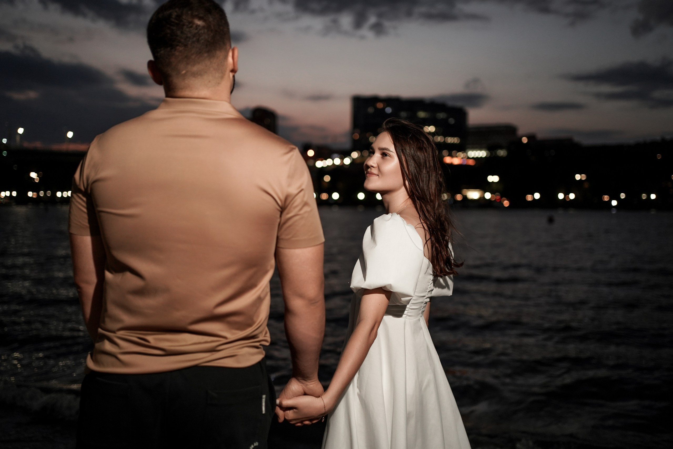 Фотограф на парную фотосессию love story в Ростове-на-Дону. Левый берег Дона. Свадебный фотограф в Ростове-на-Дону. Таинство Крещения и Венчания, семейные фотосессии. Алёна Чёботова