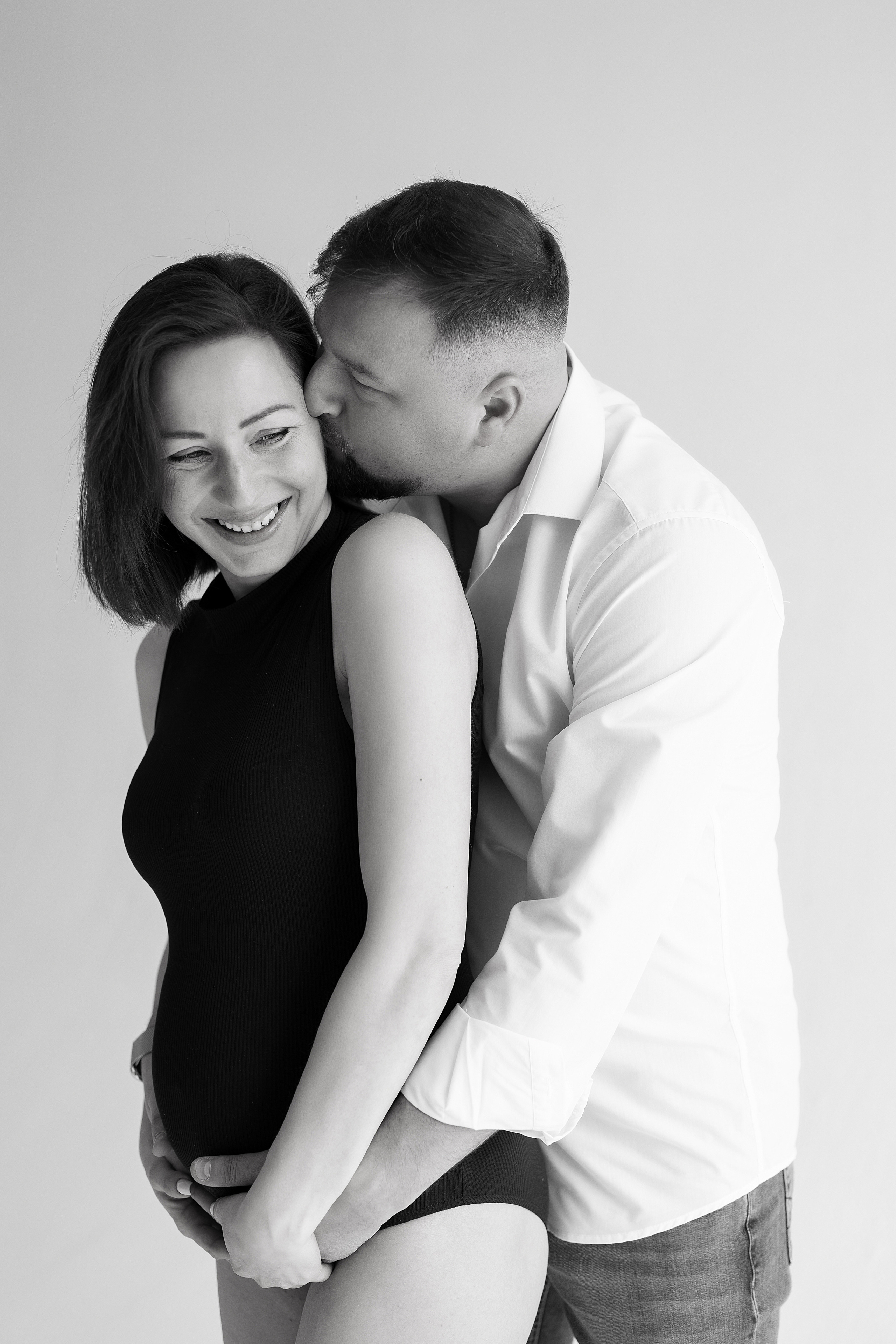 чёрно-белая съёмка беременности чёрно-белая съёмка беременности