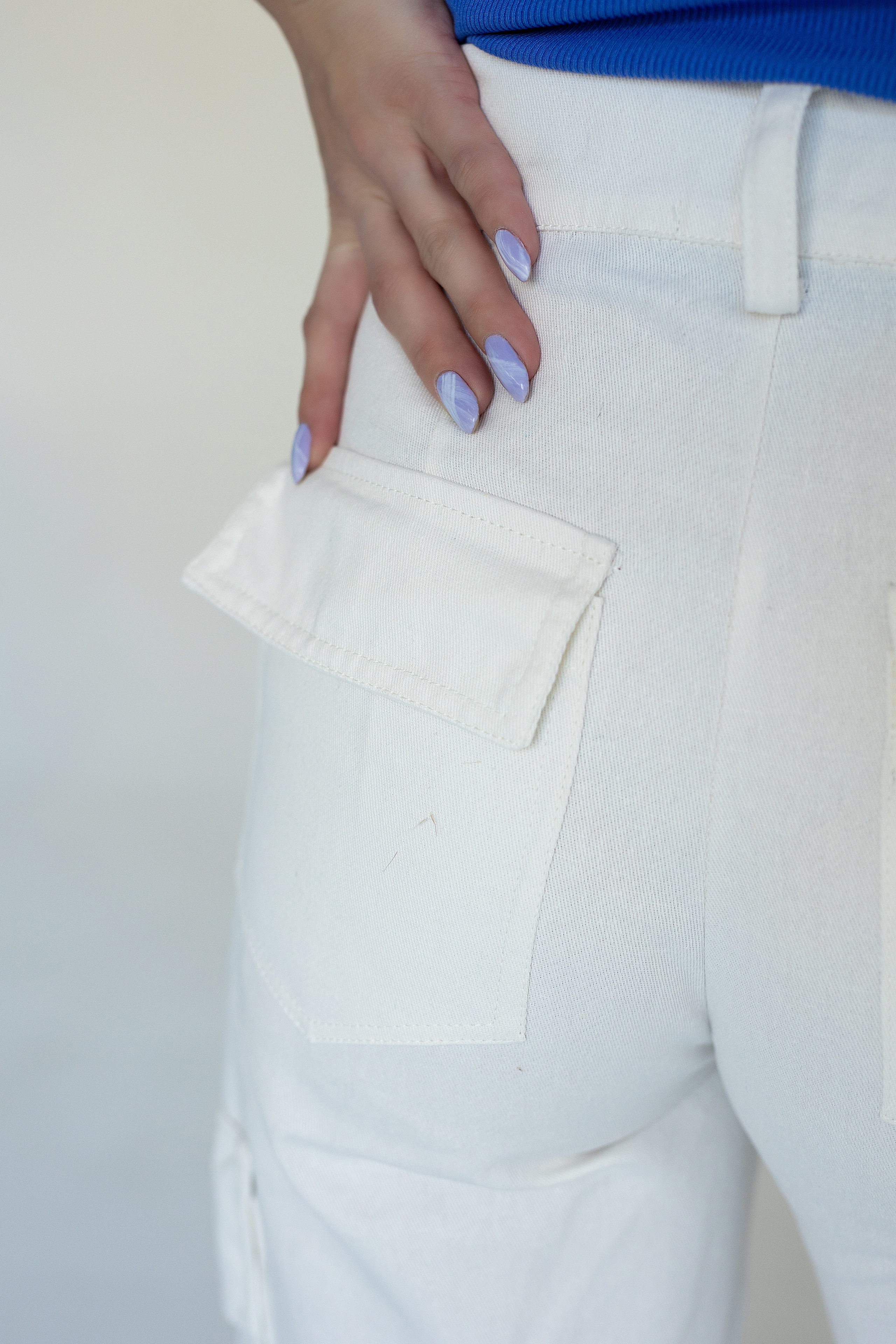 фотосъёмка  брюк на циклораме