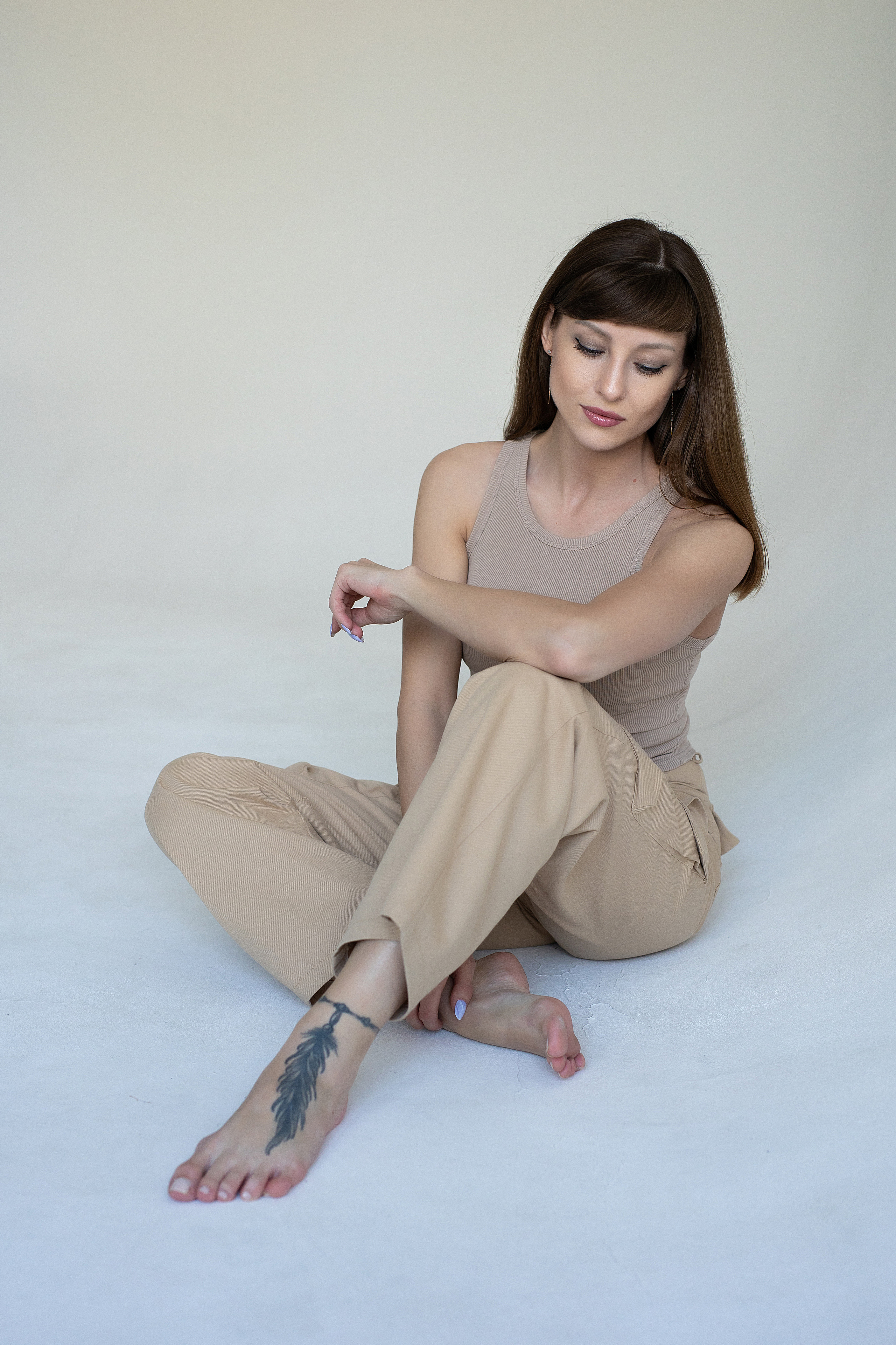 фотосъёмка  брюк на белом фоне