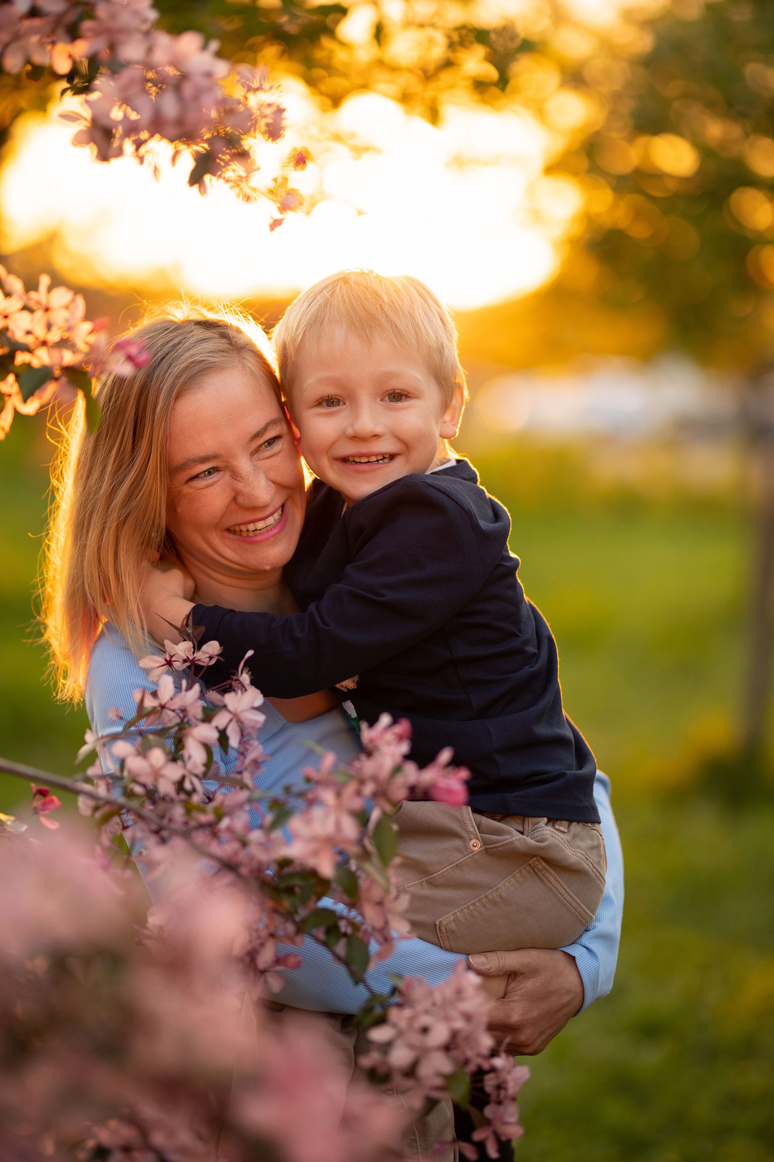 фотосессия на закате в солнечных лучах