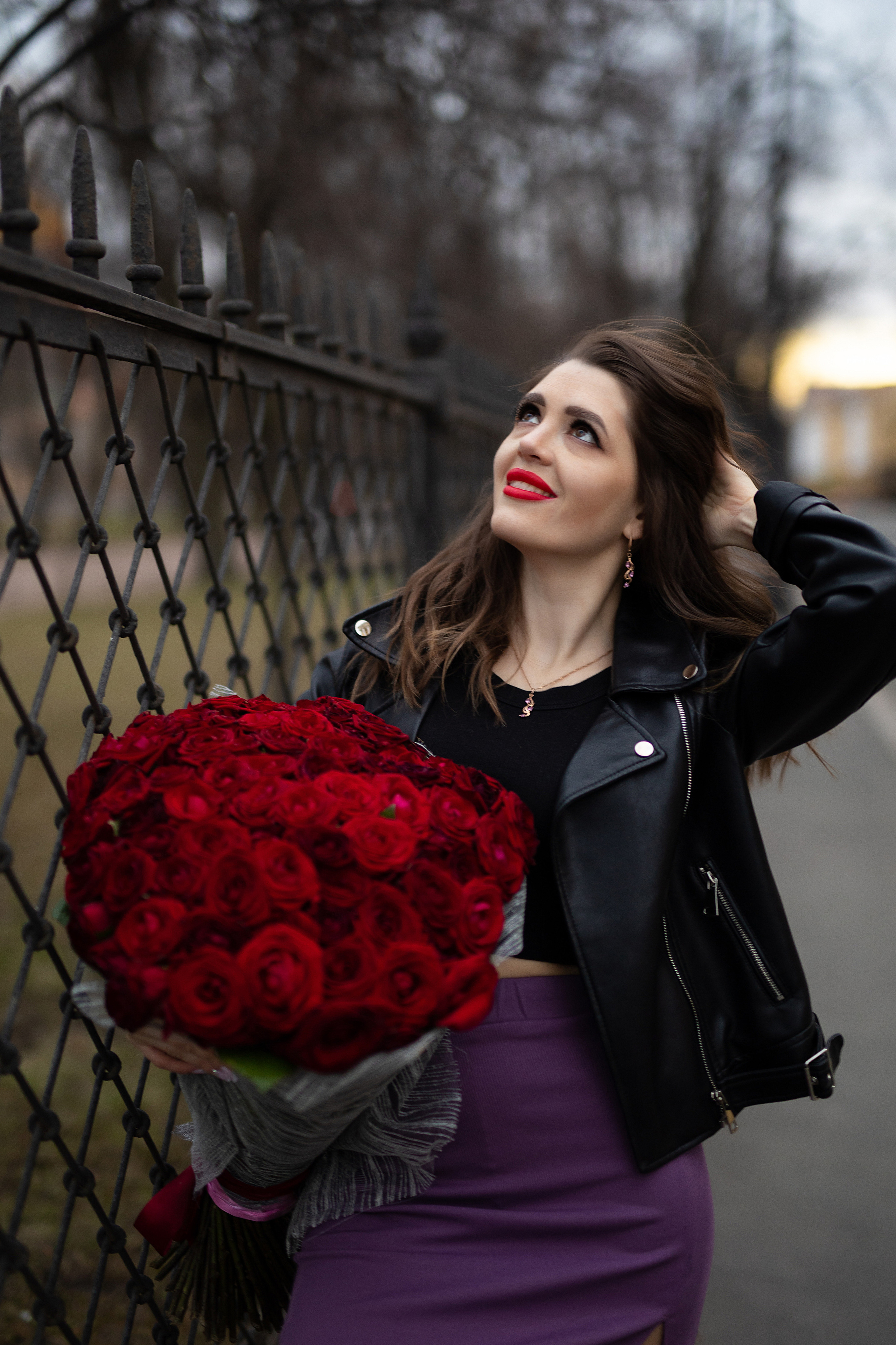 кожаная косуха круто смотрится на фото