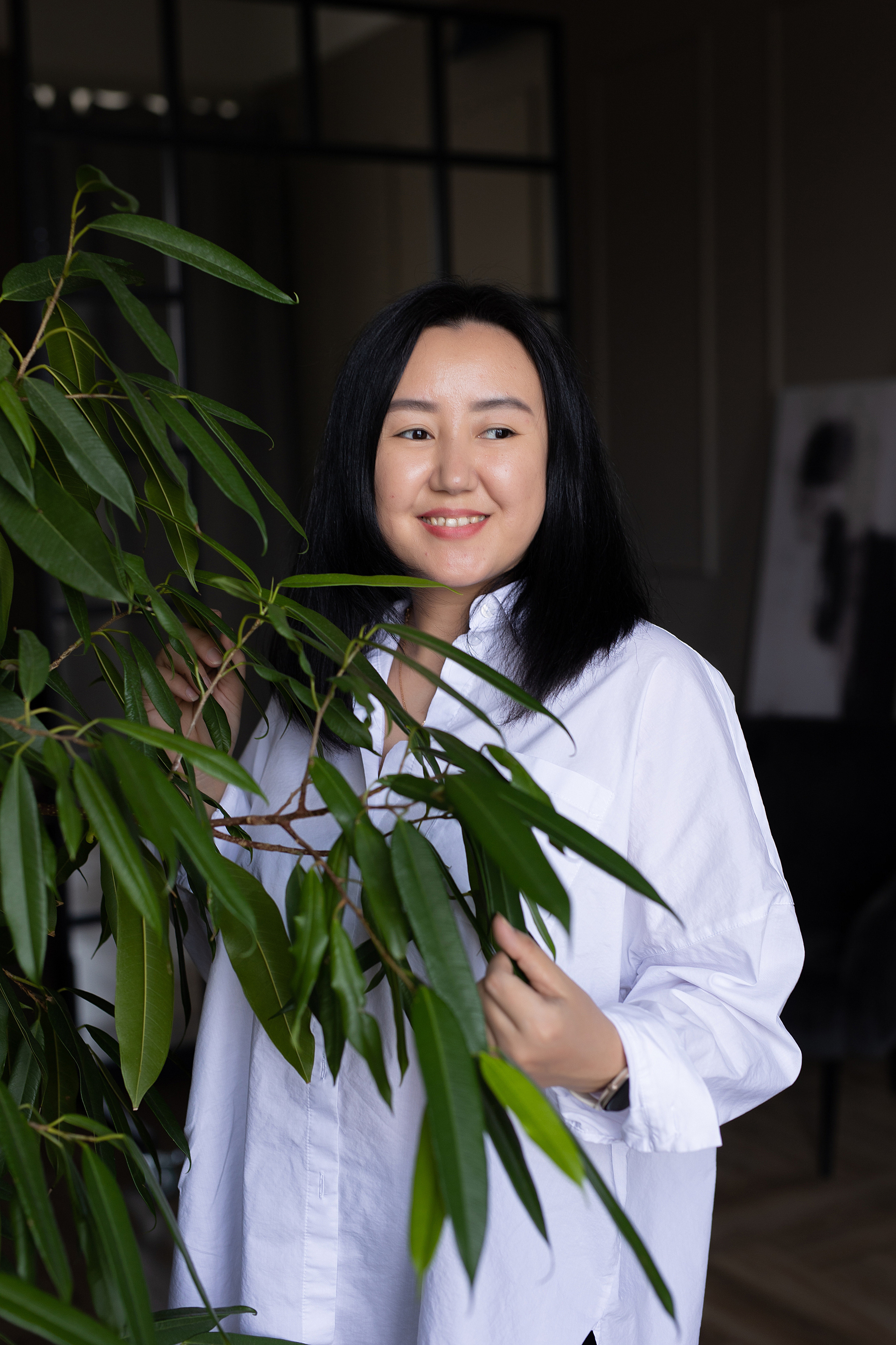 семейная фотосессия в студии в стиле минимализм 