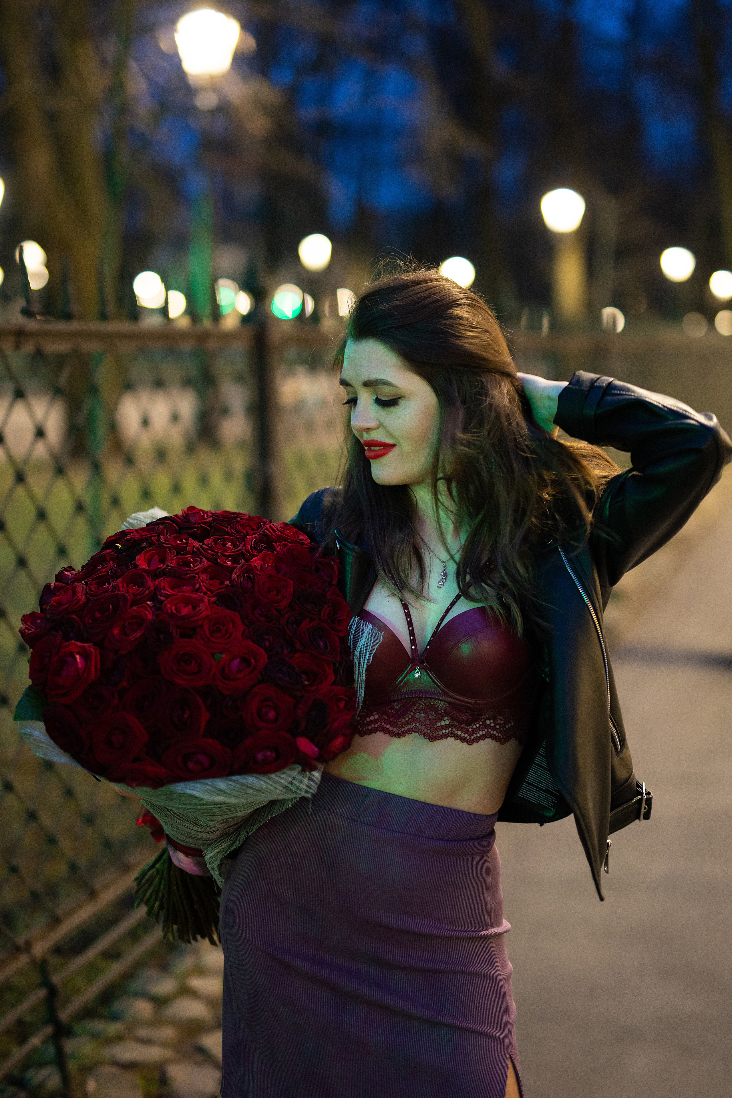 красивое красное  бельё для фотосессии