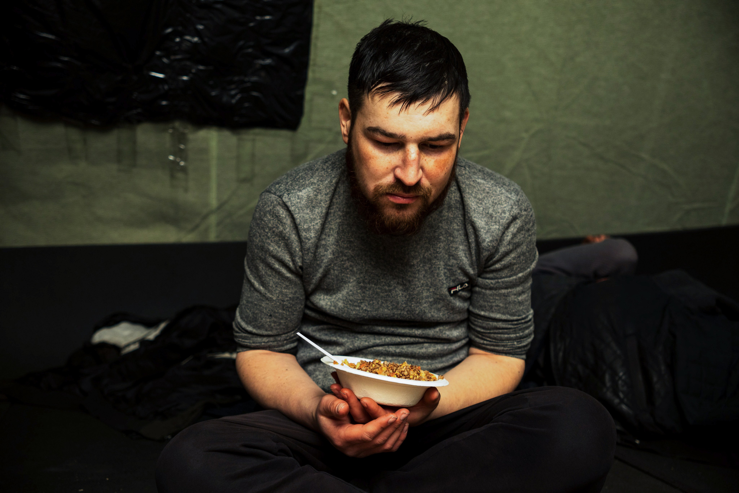 Репортажная съемка. «Ночлежка». Пункт обогрева; Неравнодуш. Репортажный фотограф в СПб