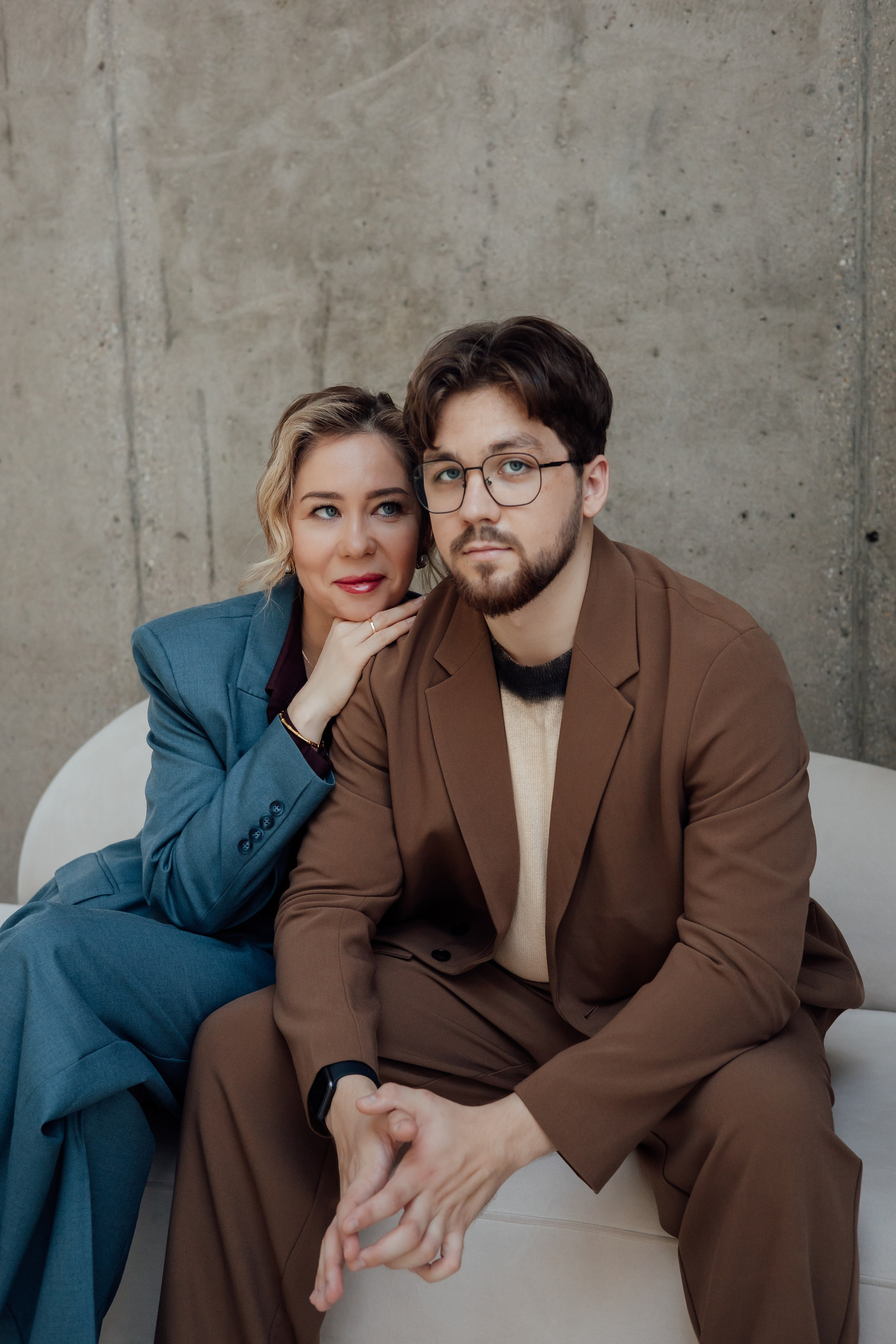 Юлия и Данила. «Пять граней силы». Семейная фотосессия мама и взрослый сын. Психолог, фотограф Мария Черницкая