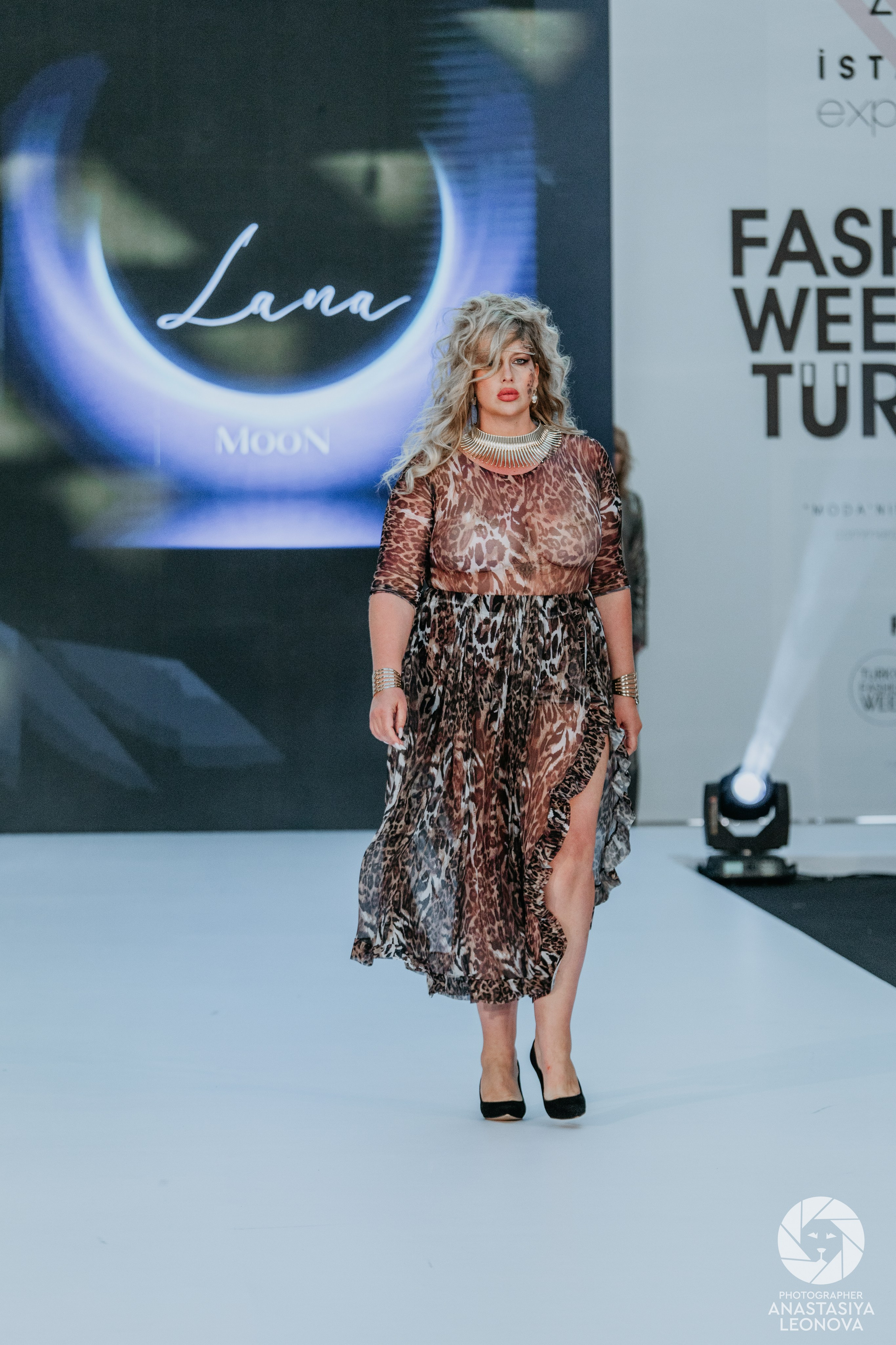 Fashion Week Türkiye [spring, 2025]. Anastasia Leonowa