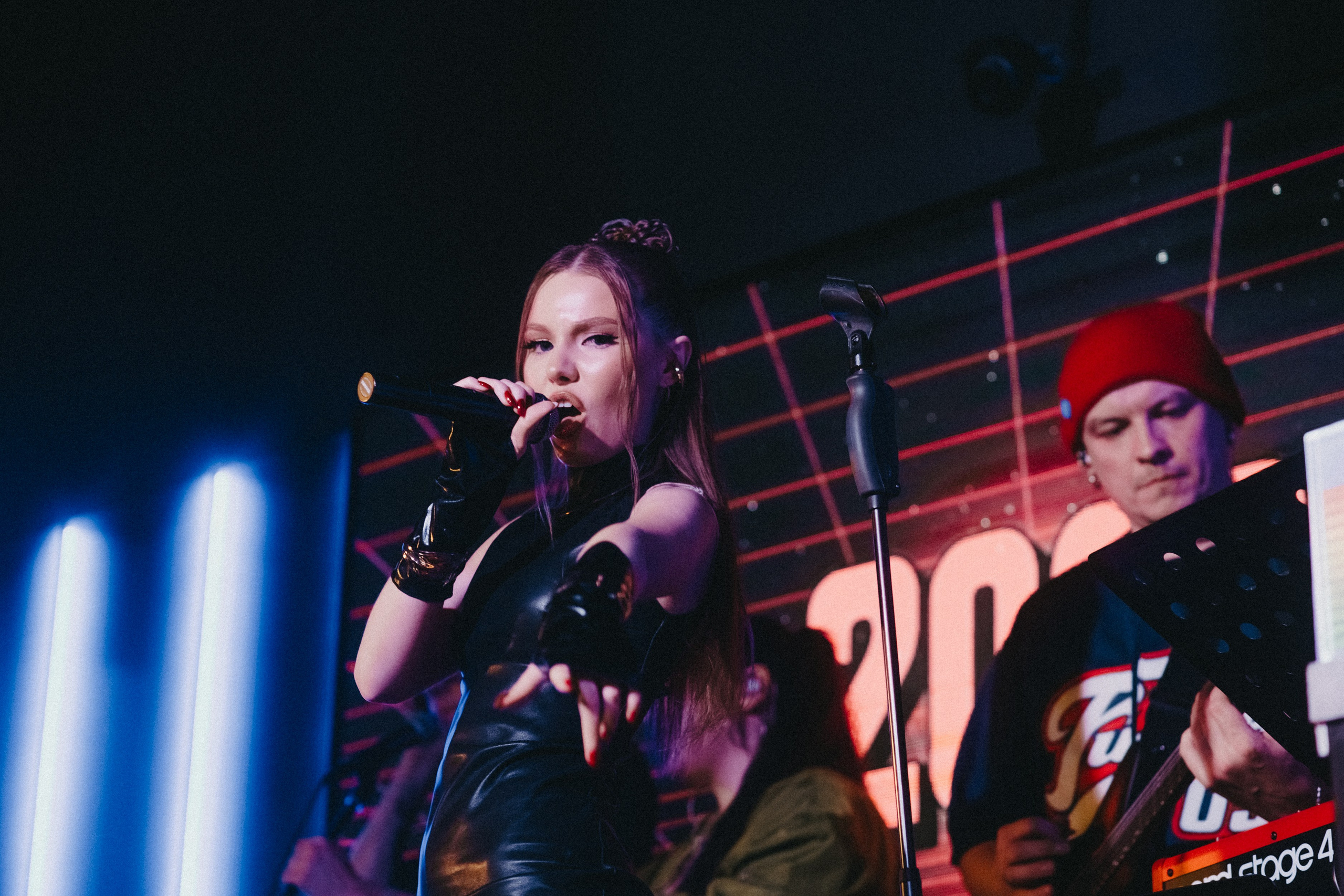 Концерт учеников вокальной школы «Сигнон» в баре «Руки Вверх»