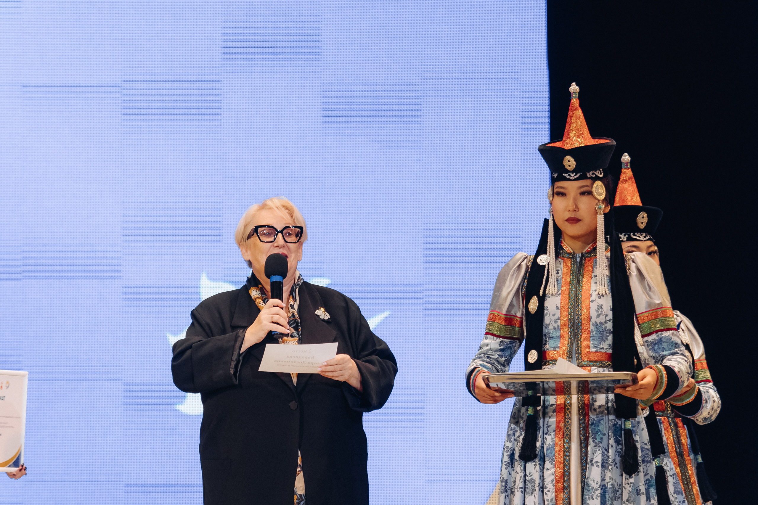 Лучший учитель родного языка и литературы 2025. Свадебный и семейный фотограф в Улан-Удэ