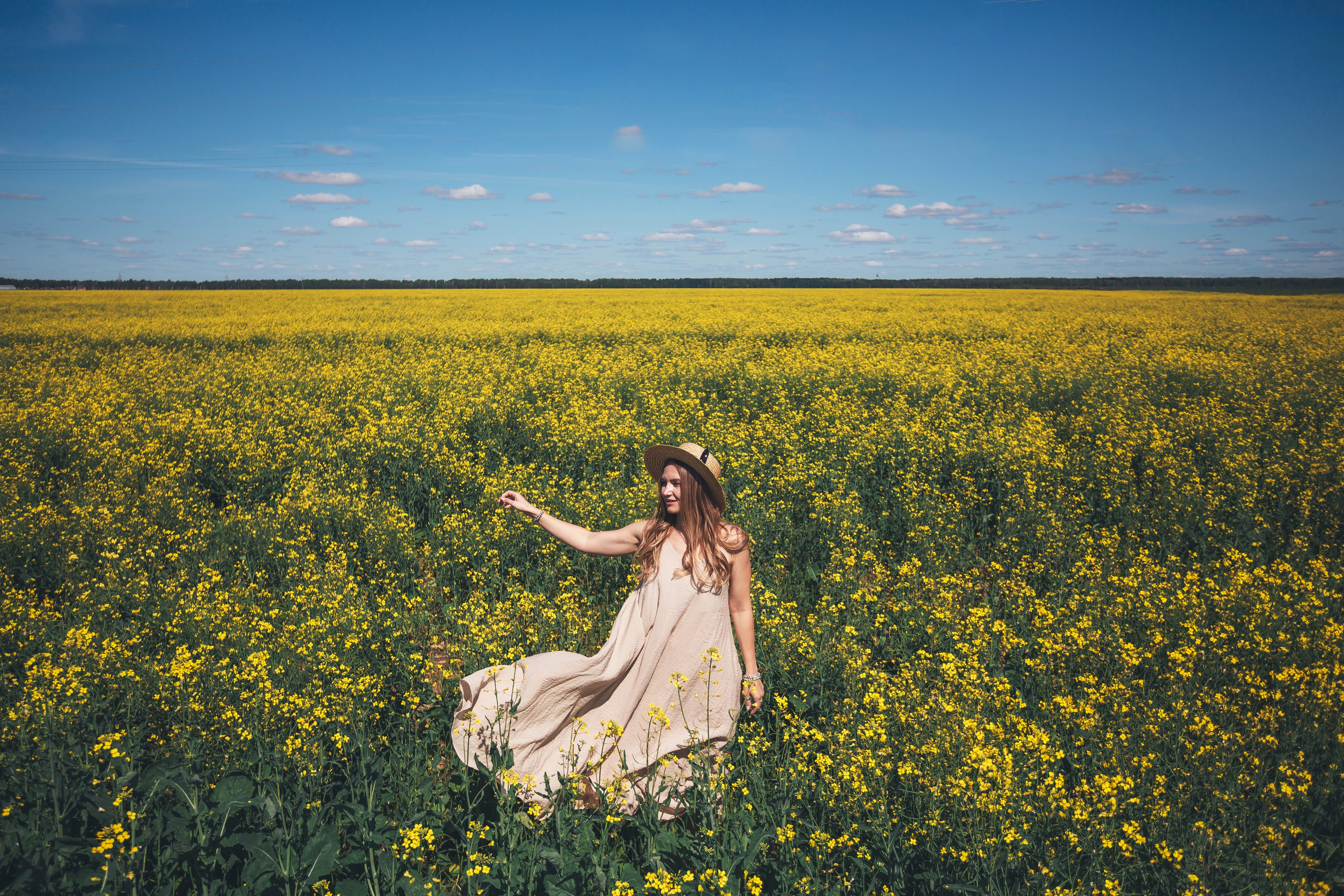 Рапсовое поле. Семейный и художественный фотограф в Тюмени Юлия Логинова