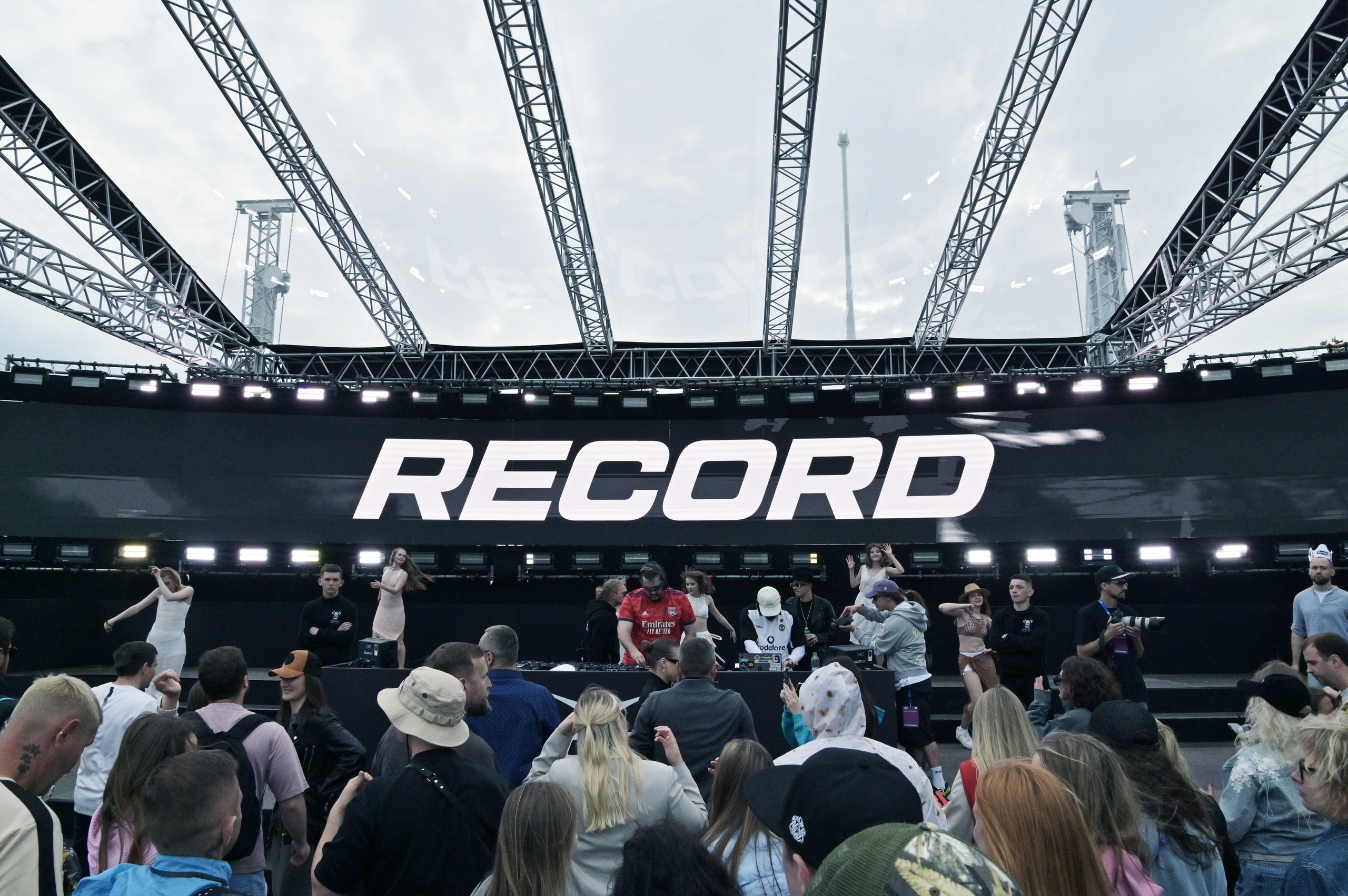 ART | FASHION | PODIUMS |SHOW