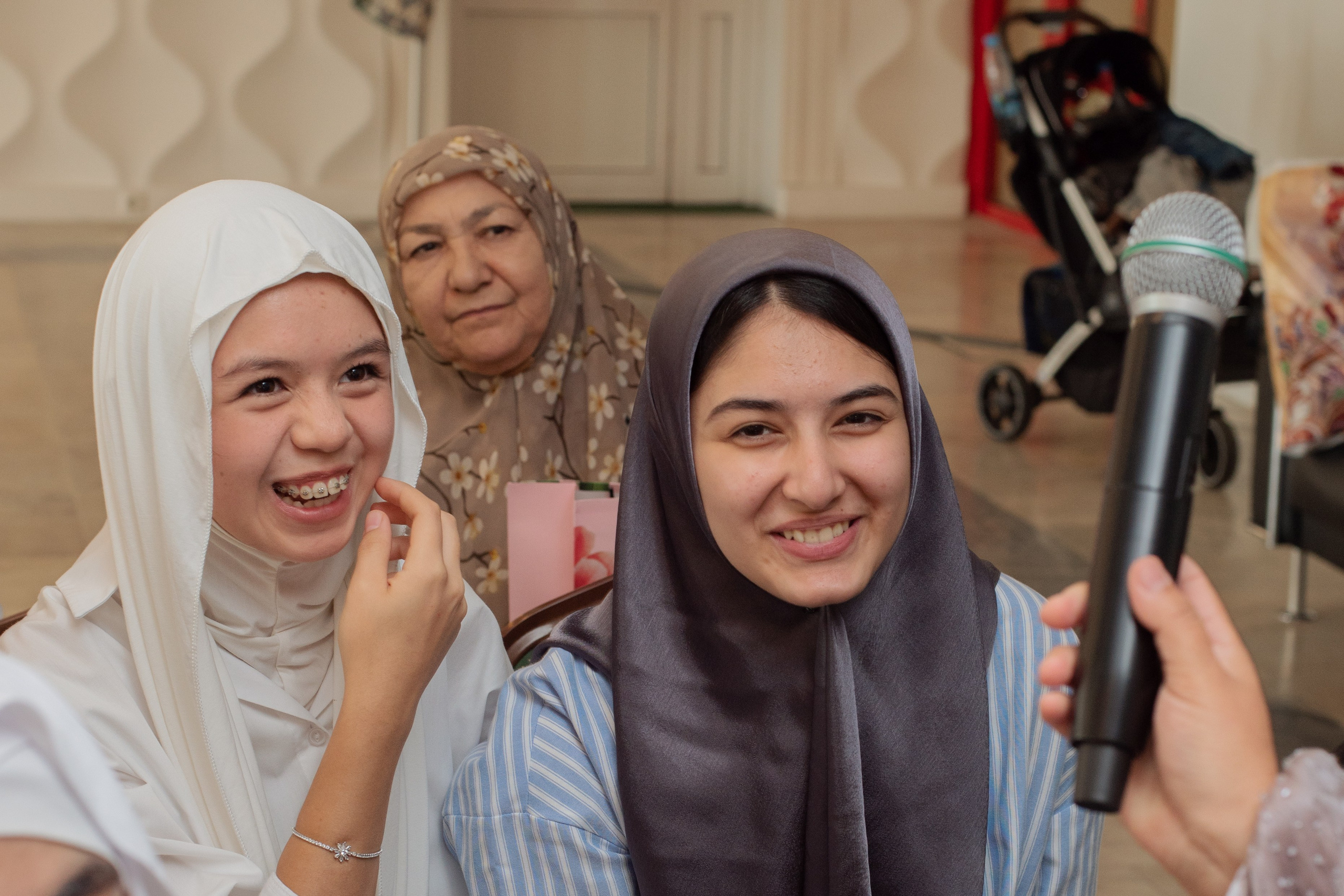 Выпускной в Евразийской женской гуманитарной академии. Лина Курочка — ваш фотограф