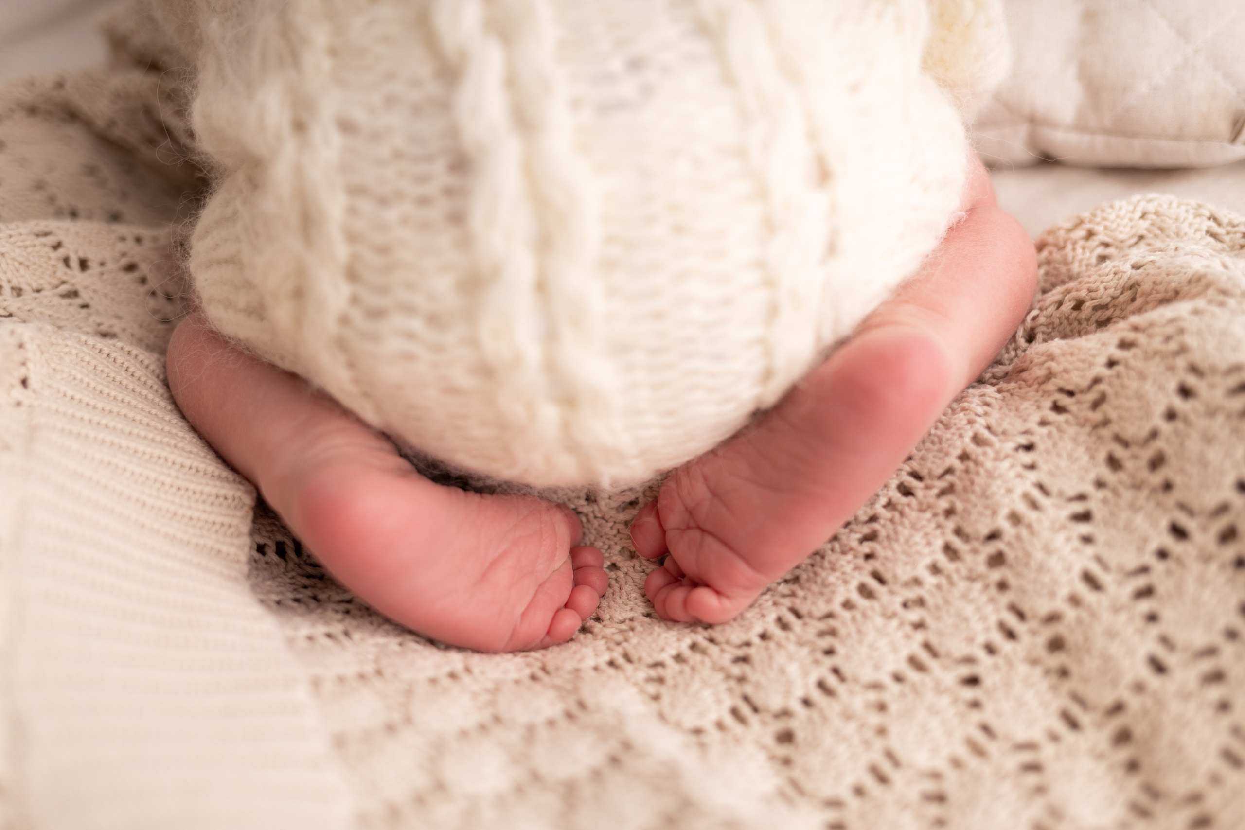 Newborn съемка в стиле Лайф. Фотограф новорожденных малышей в Омске и Омской области Эльвира Камаева