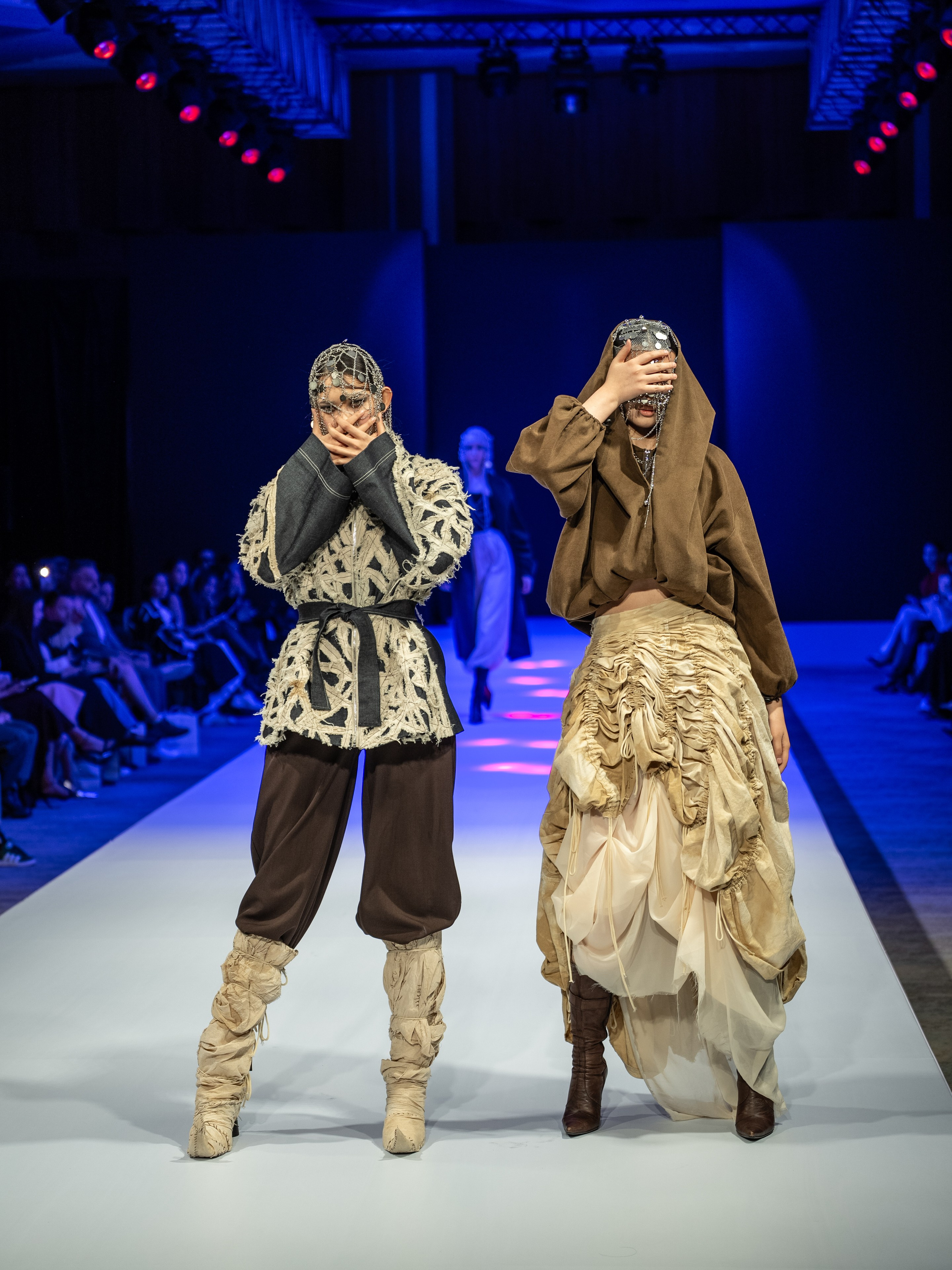 Eurasia Fashion Week 2026 Dissonance 02. Сайт Алматинского НЮ АРТ, будуар и фэшн фотографа Дениса Карпенко