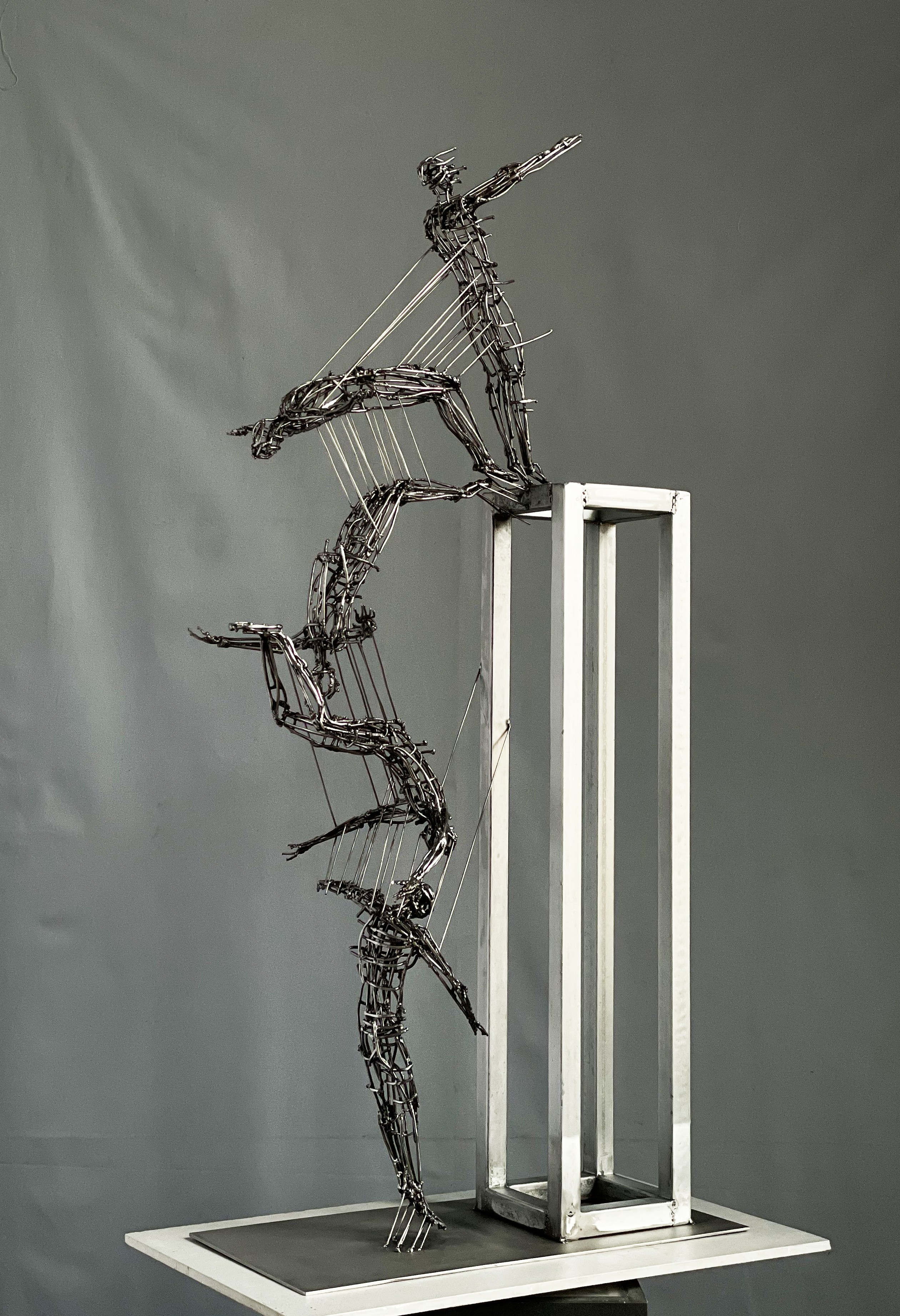 Паркур-свободное падение / parkour- free fall_2023. Художник — скульптор Антонина Фатхуллина