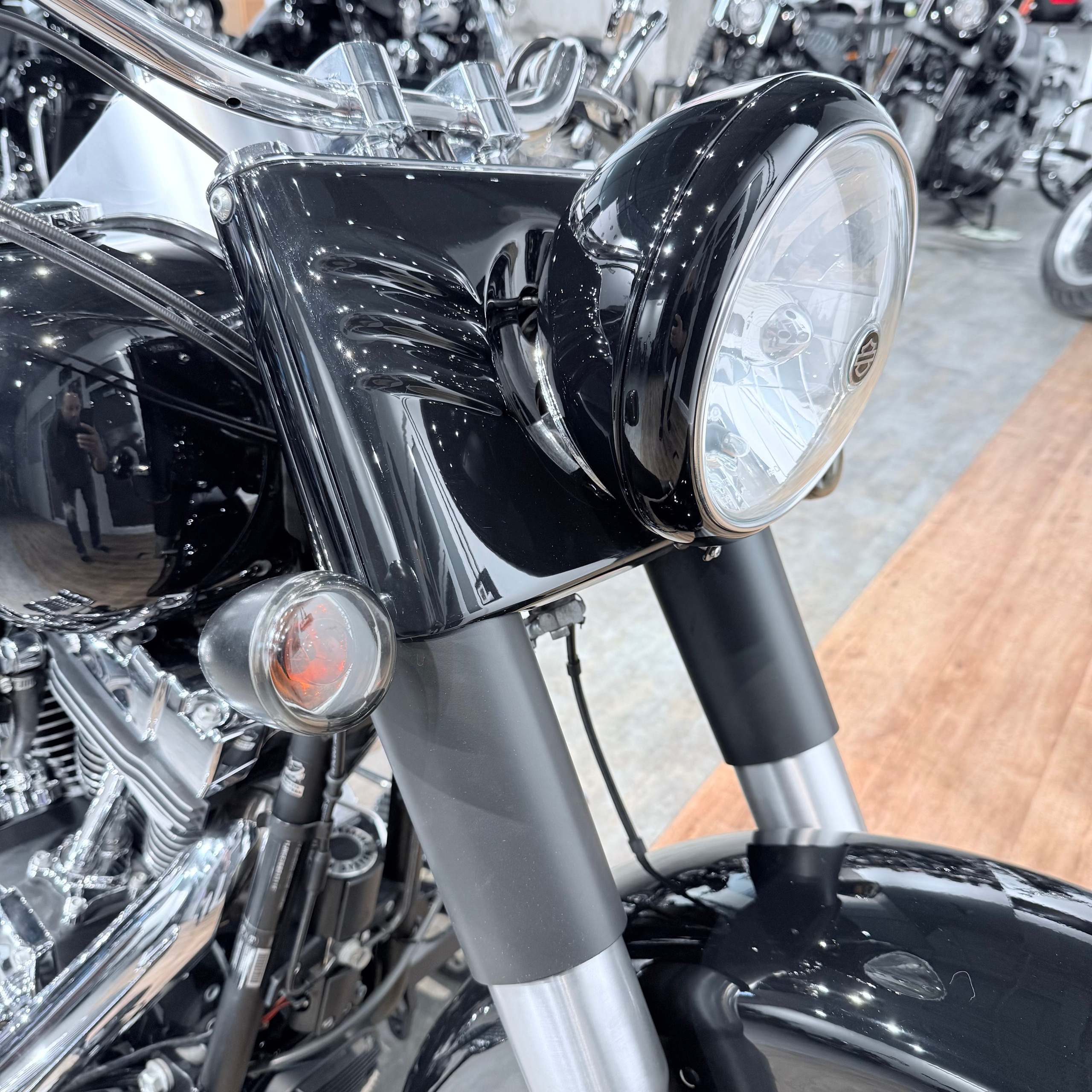 2011 Fat Boy АВS Vivd Вlаck Vanсе & Hinеs. Hello Davidson, Москва. Только хорошие мотоциклы…