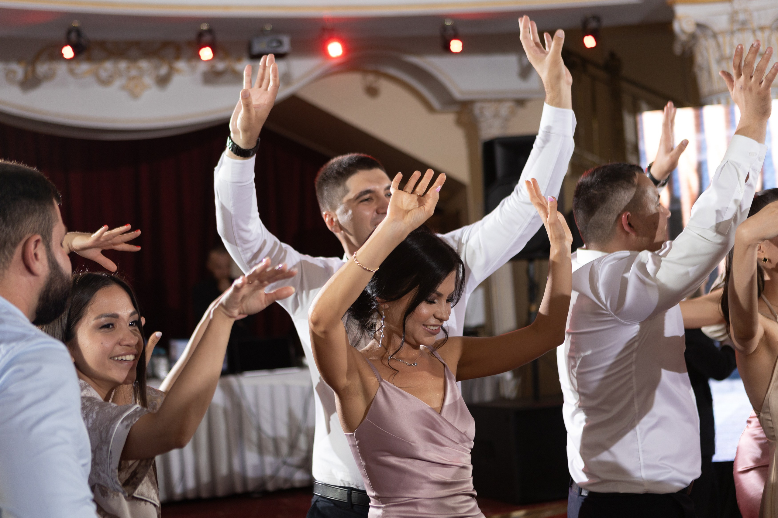 Свадебный фотограф Уфа — Руслан ГабдлисламовЖивые эмоции, красивые кадры, воспоминания на всю жизнь.Работаю по всей Республике Башкортоста. Свадебный фотограф Уфа Руслан Габдлисламов