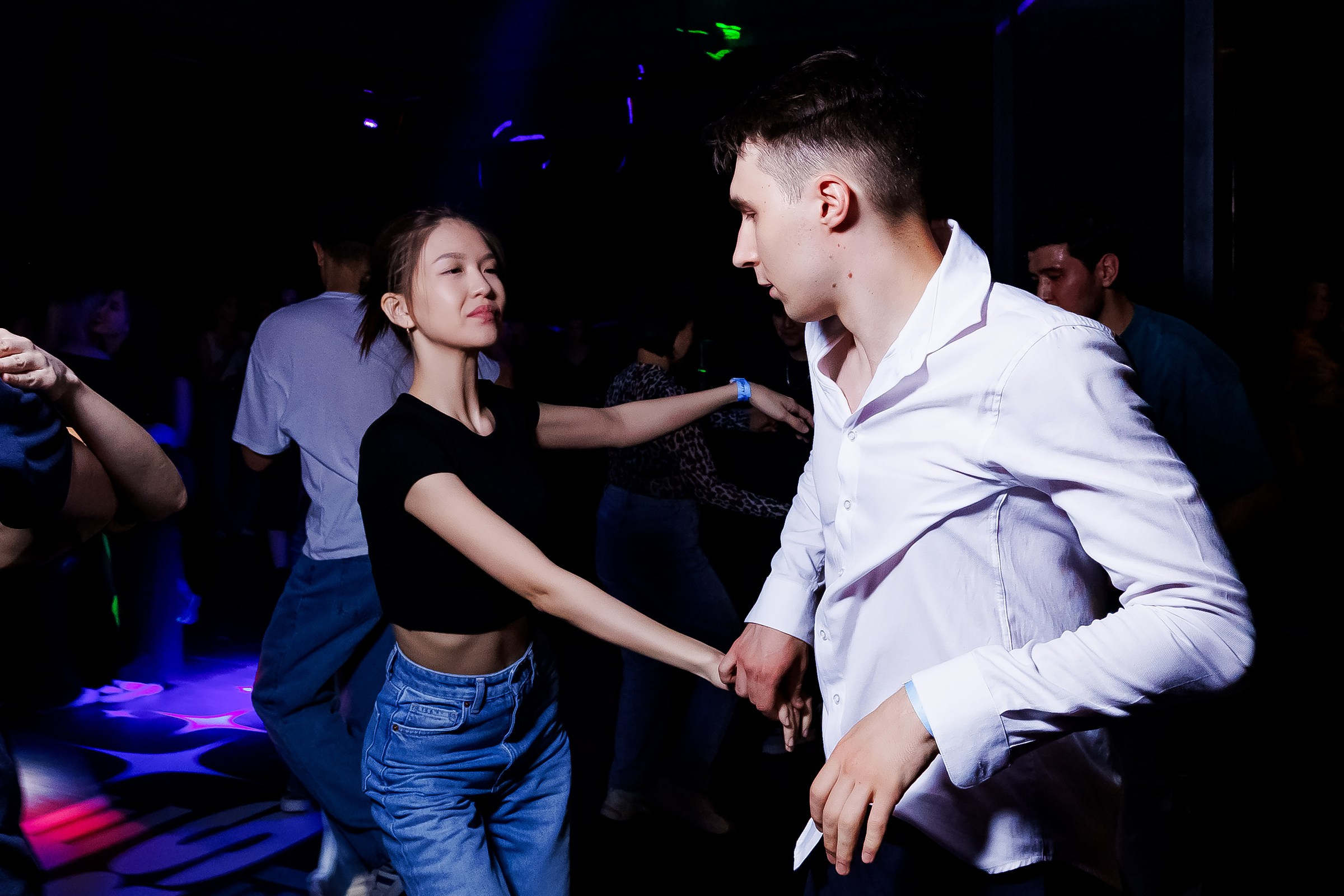 Bachata Party Hola Dance. Репортажный фотограф в Алматы Каюпов Сержан