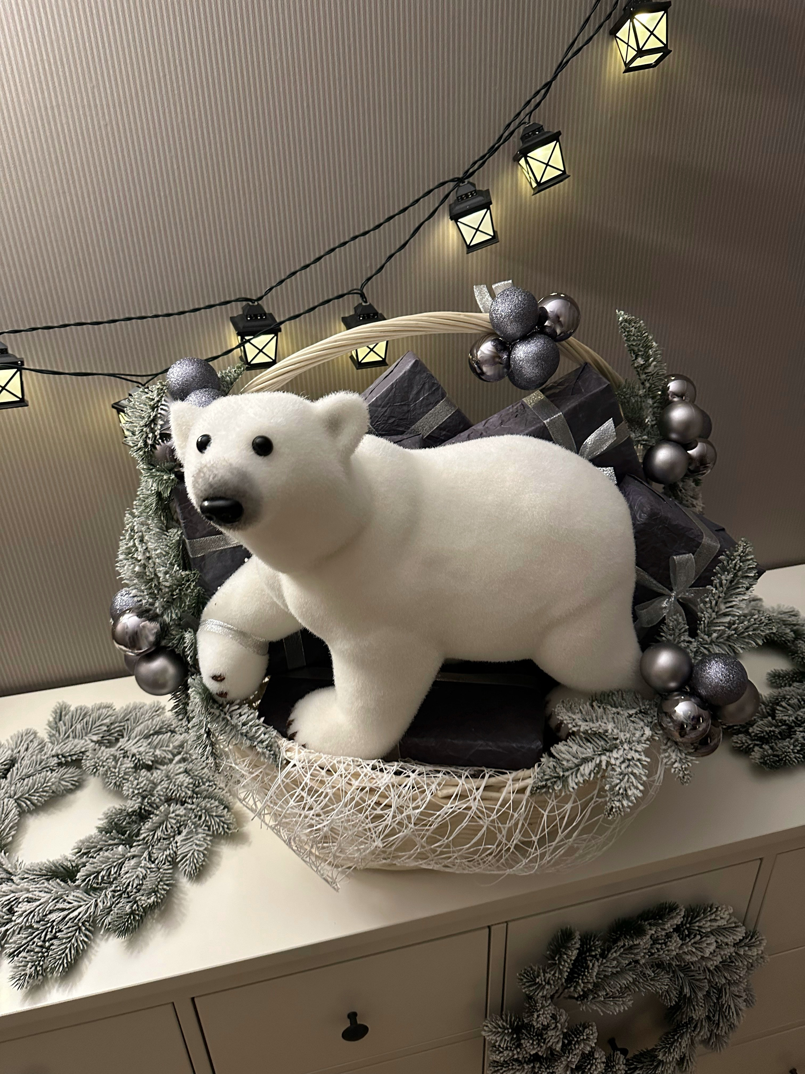 Новогодняя корзина. Студия подарочных наборов «Владия»