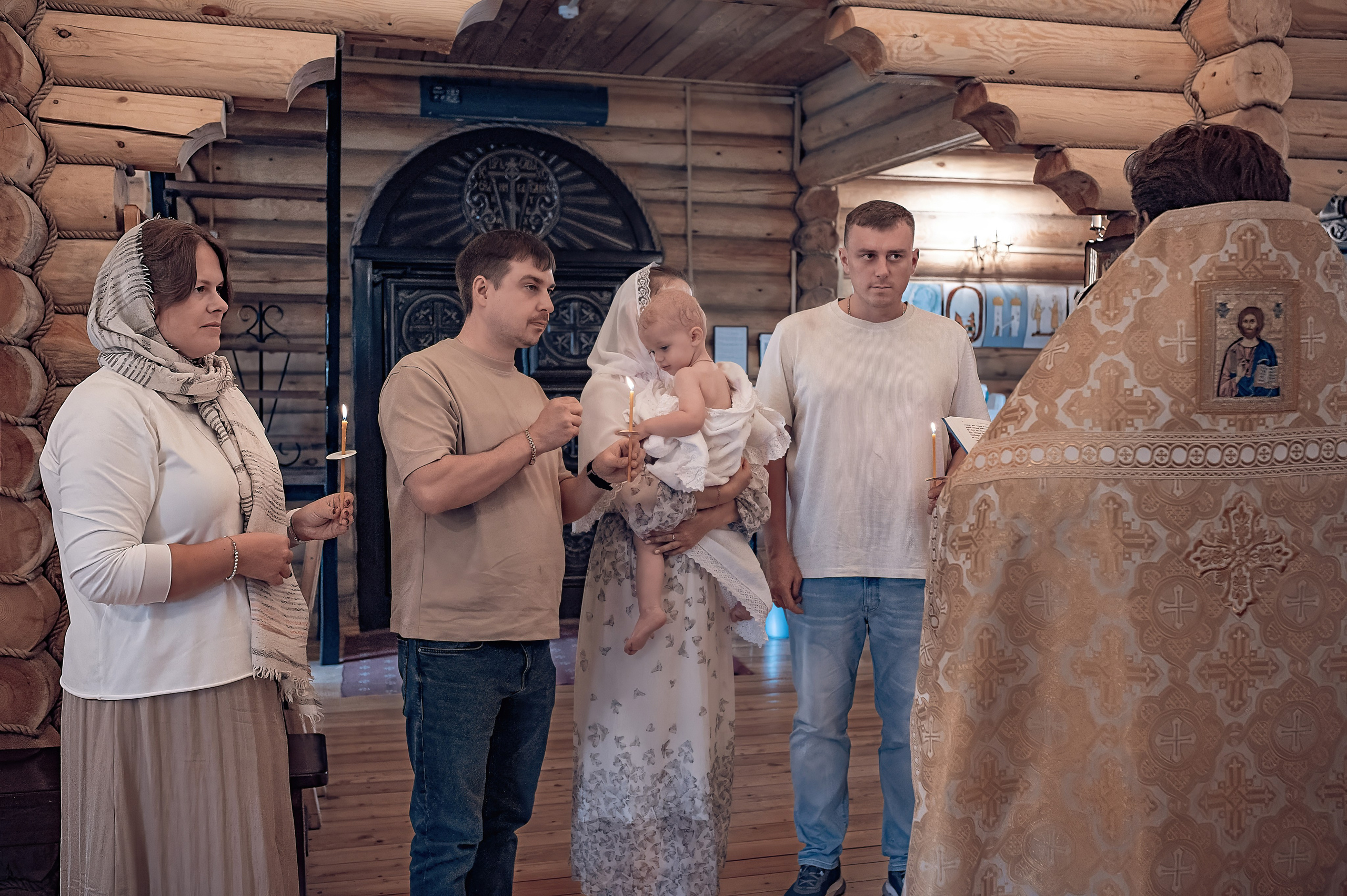 Крещение Витюши в храме священномученника Амфилохия. Фотографы крещения/венчания  Красноярск Татьяна и Вячеслав Переваловы