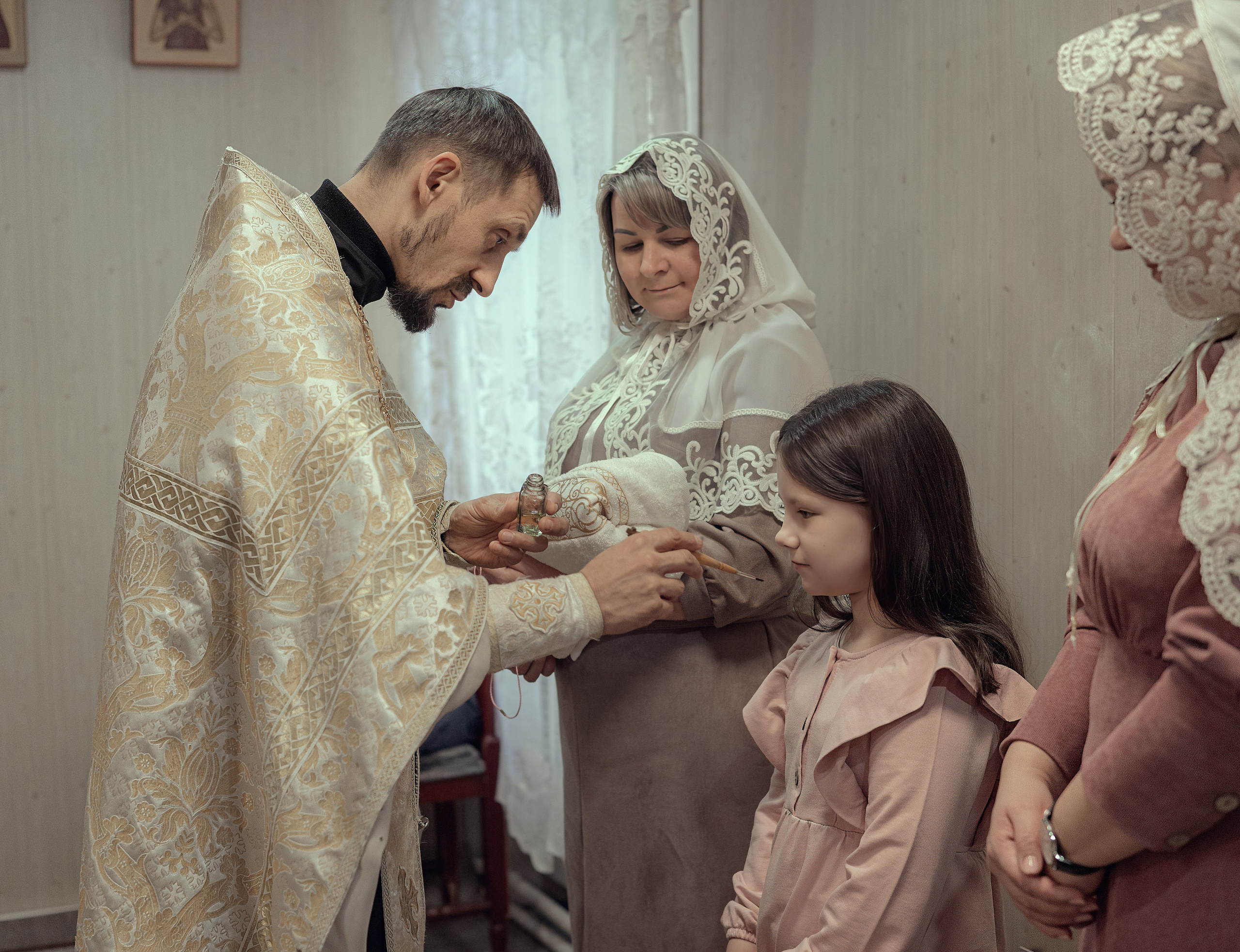 Крещение Розы в Покровском кафедральном соборе. Фотографы крещения/венчания  Красноярск Татьяна и Вячеслав Переваловы