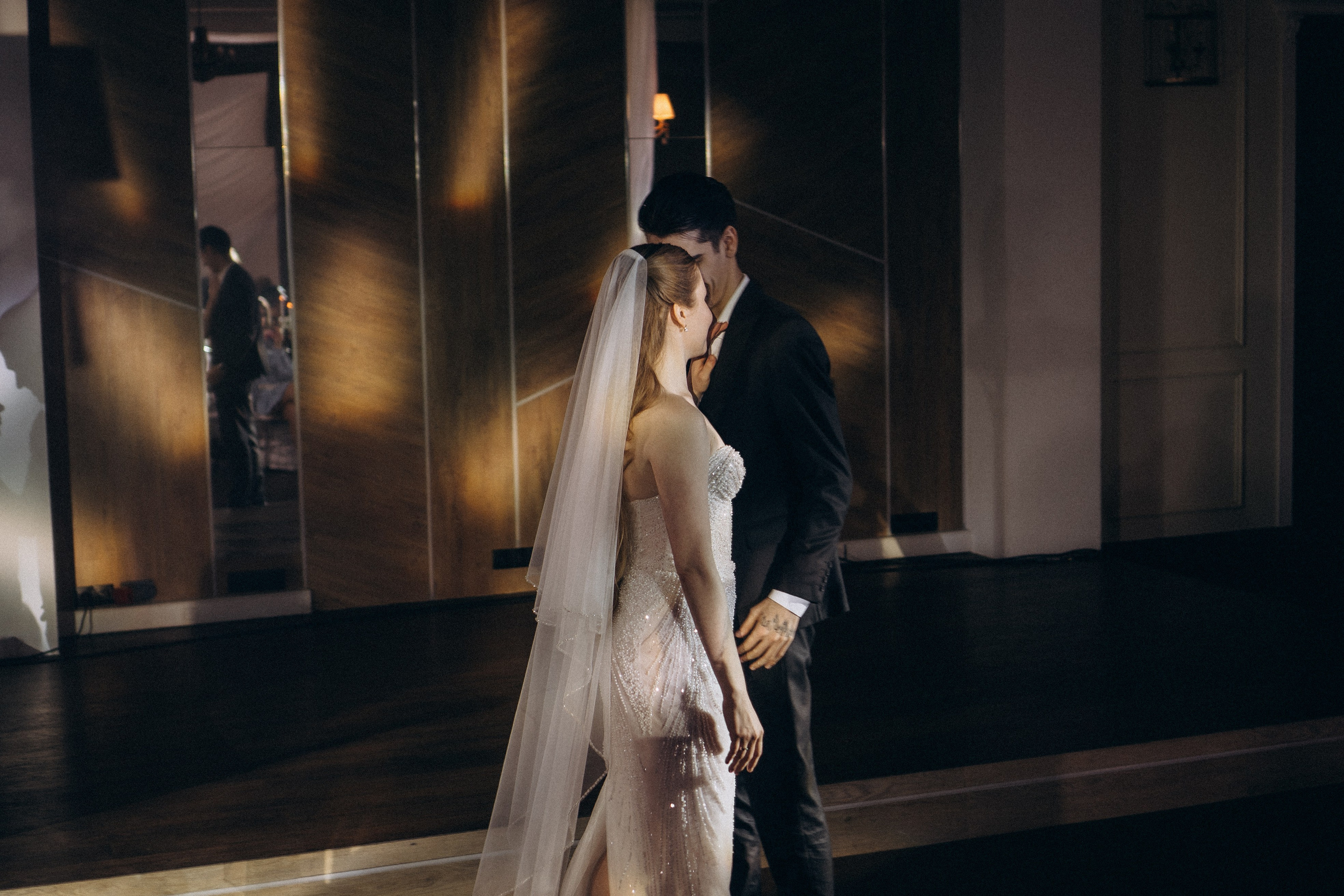 СВАДЕБНАЯ СЬЕМКА СБОРОВ В ОТЕЛЕ И ВЫЕЗД НА ЦЕРЕМОНИЮ (СНЯТО В СИБИРЕ В НИЖНЕВАРТОВСКЕ). Профессиональный фотограф, Санкт-Петербург — Виктория Богомолова