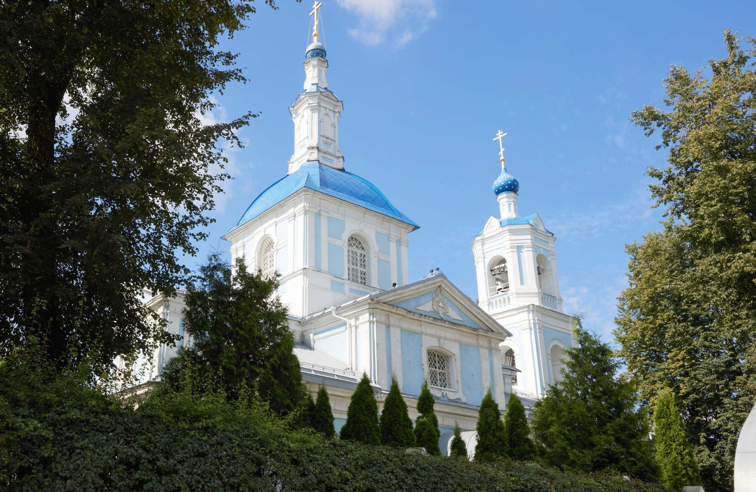 Можно ли снимать венчание в церкве: правила, запреты и как получить разрешение