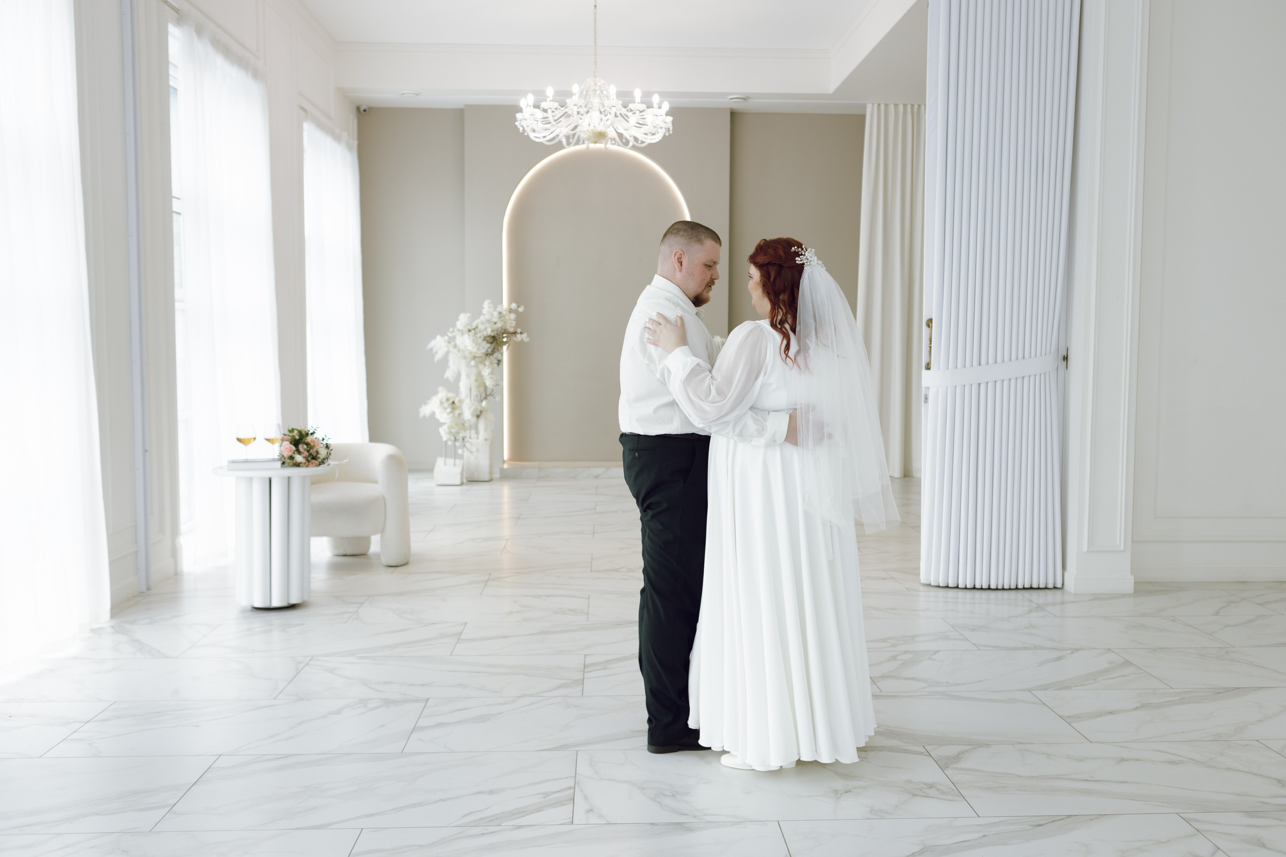 Арина и Геннадий. Фотограф Челябинск Эвелина Ганага, съемка для бизнеса и маркетплейсов