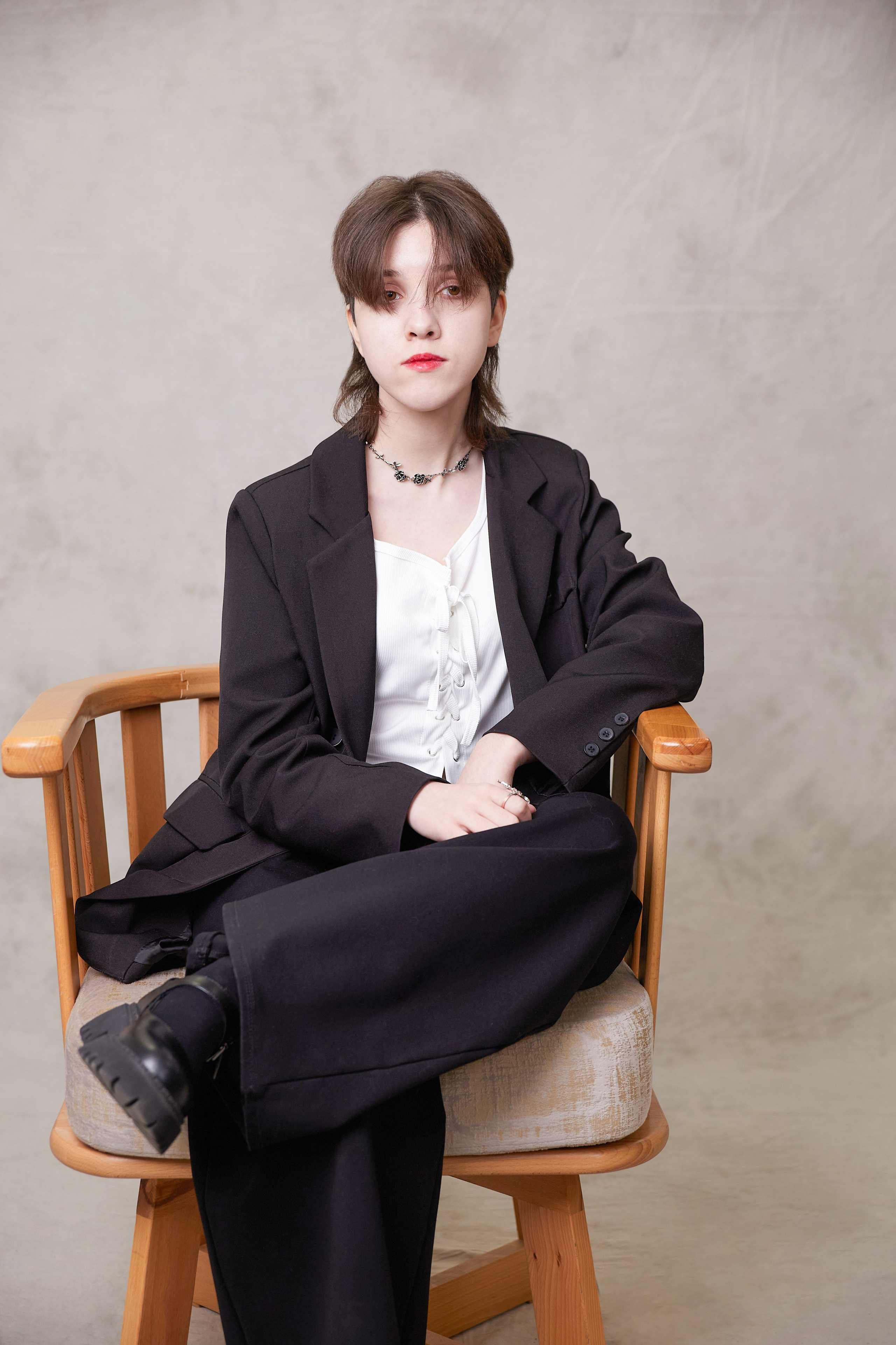 Стильный выпускной школьный альбом 9 и 11 класс «Классика» Тюмень. Выпускные альбомы в Тюмени для школ, садов, вузов спортивных секций