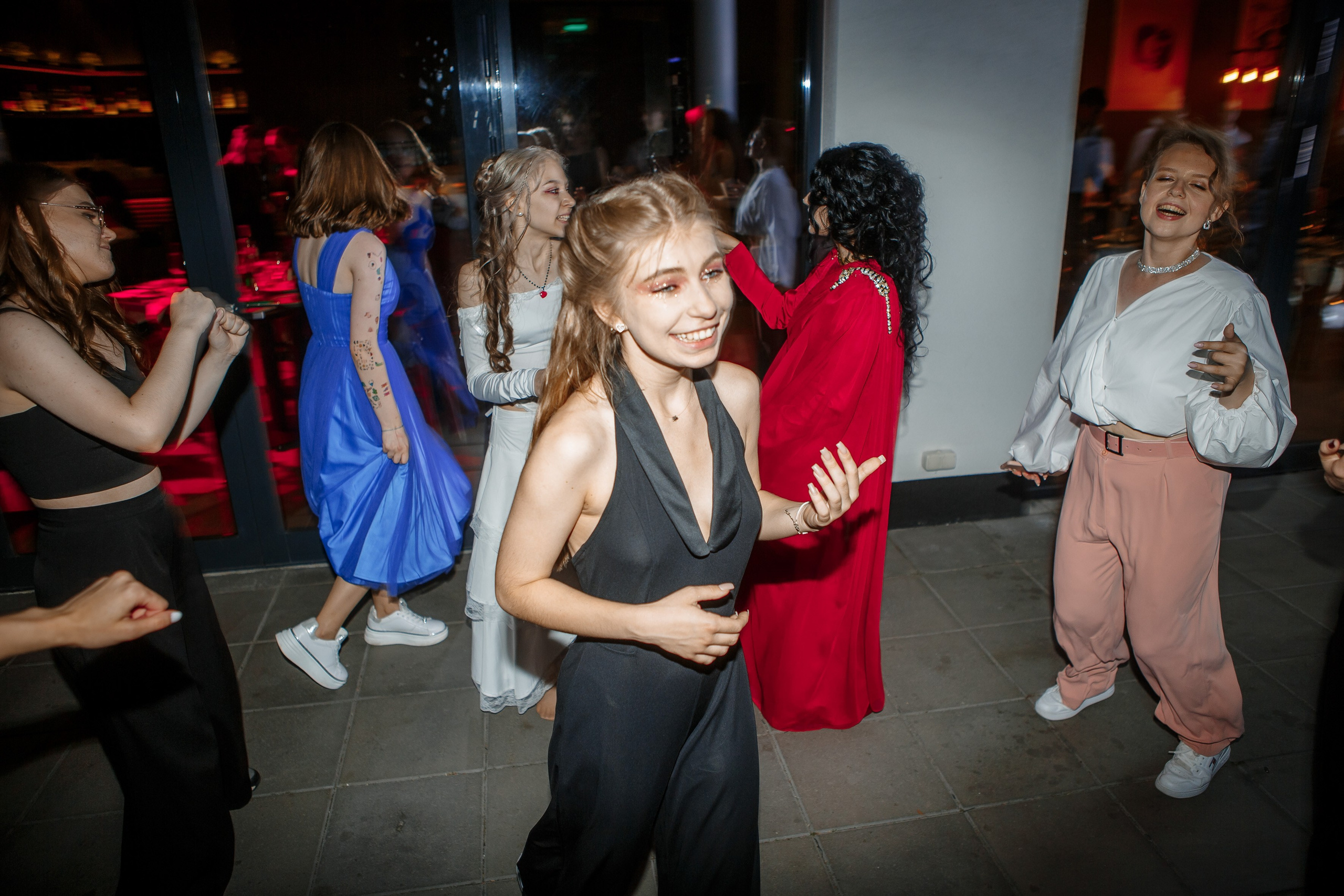 Выпускной Гимназия 12 2024 OpenHouse. Свадебный и портретный Фотограф в Липецке Дмитрий Котюков