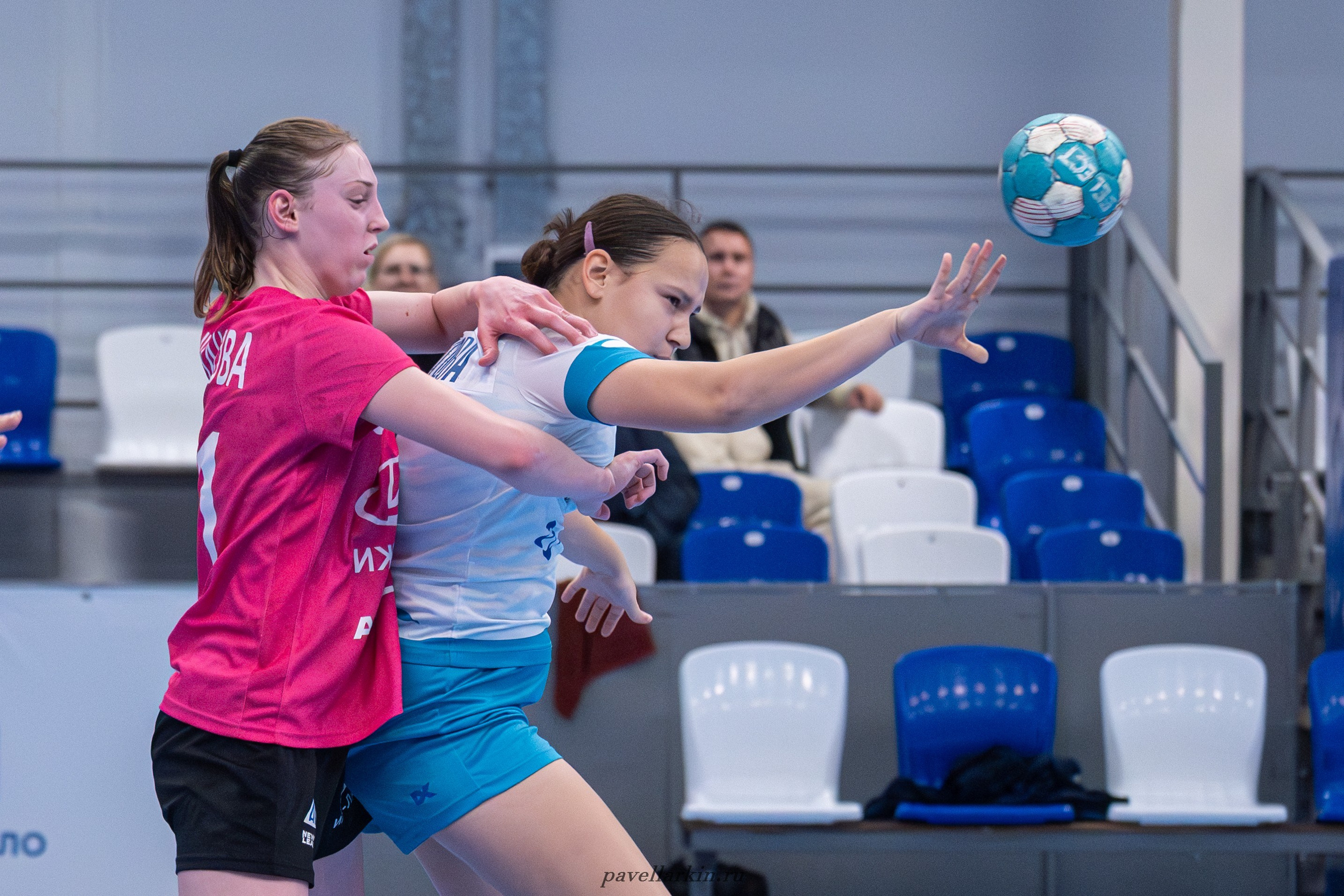 Гандбол. Черноморочка-2 — Университет-2. Спортивный фотограф, фотожурналист Павел Ларькин